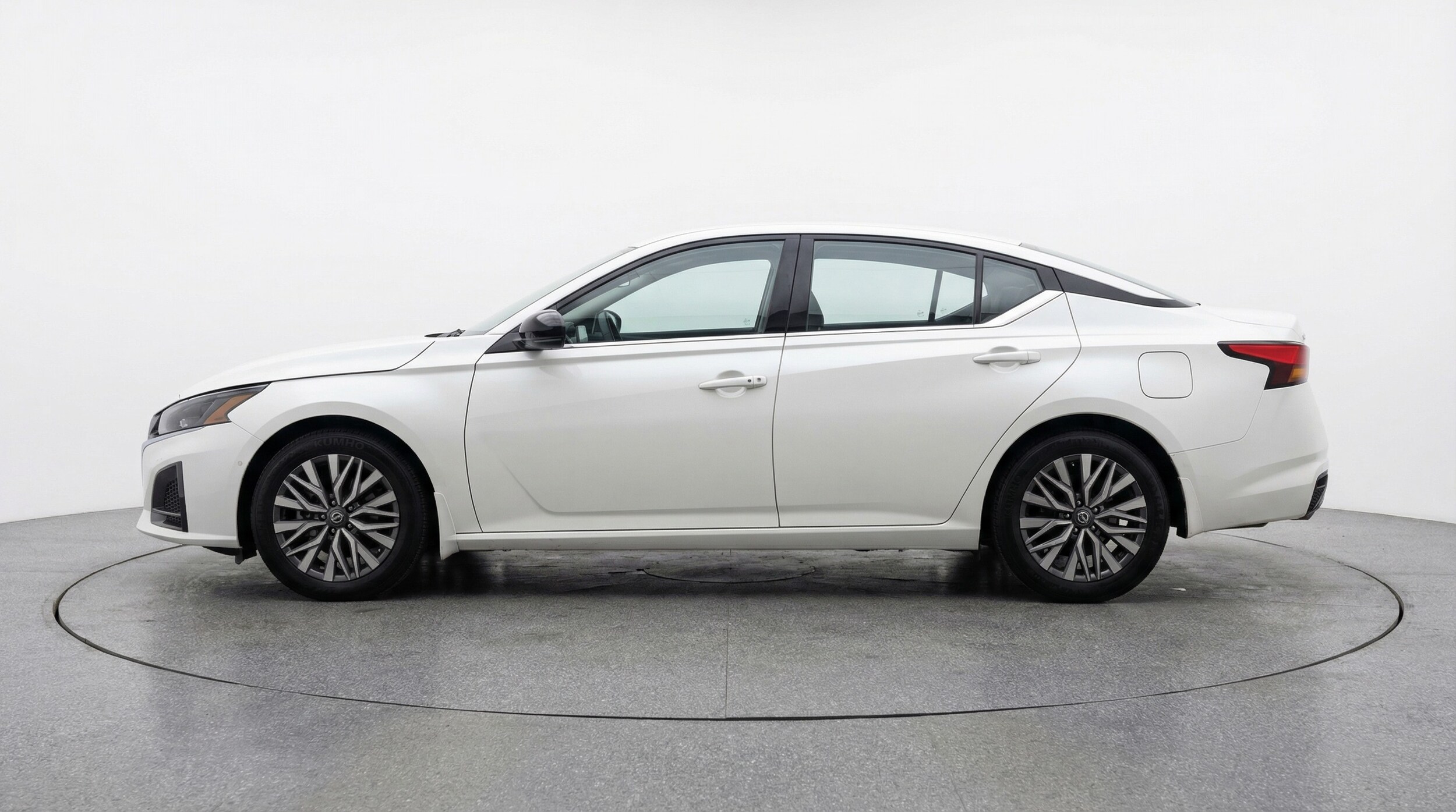 Thumbnail: 2025 Nissan Altima - 4