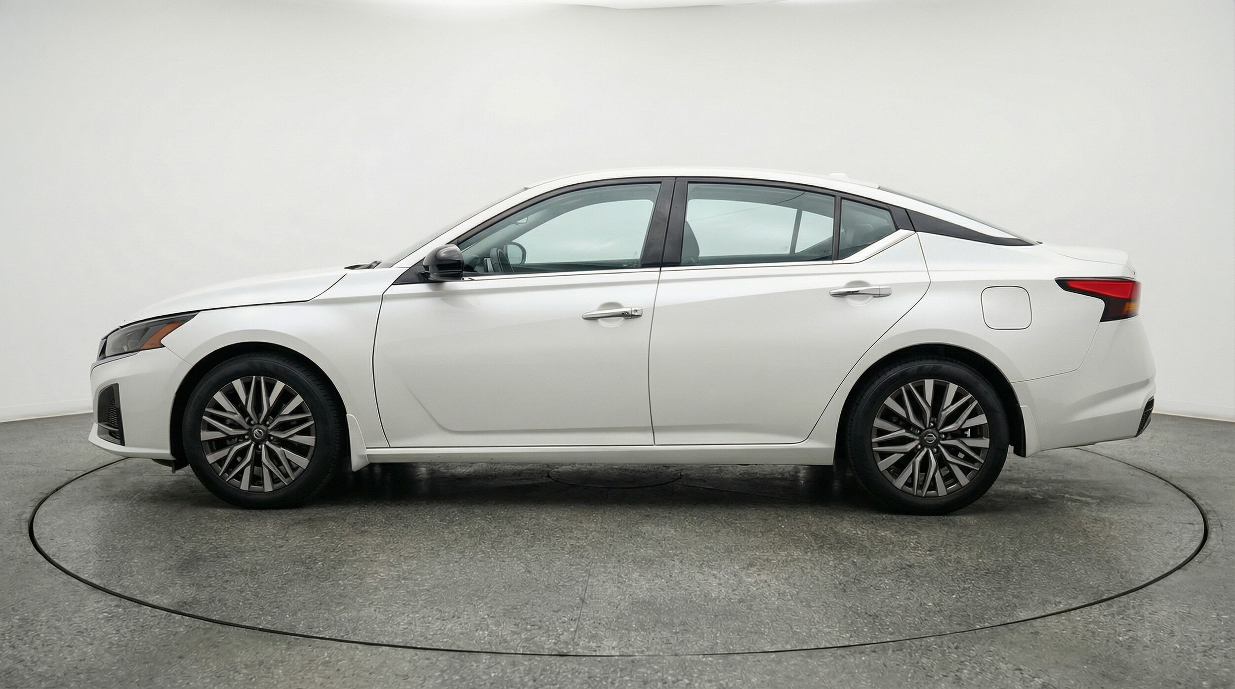 Thumbnail: 2025 Nissan Altima - 4