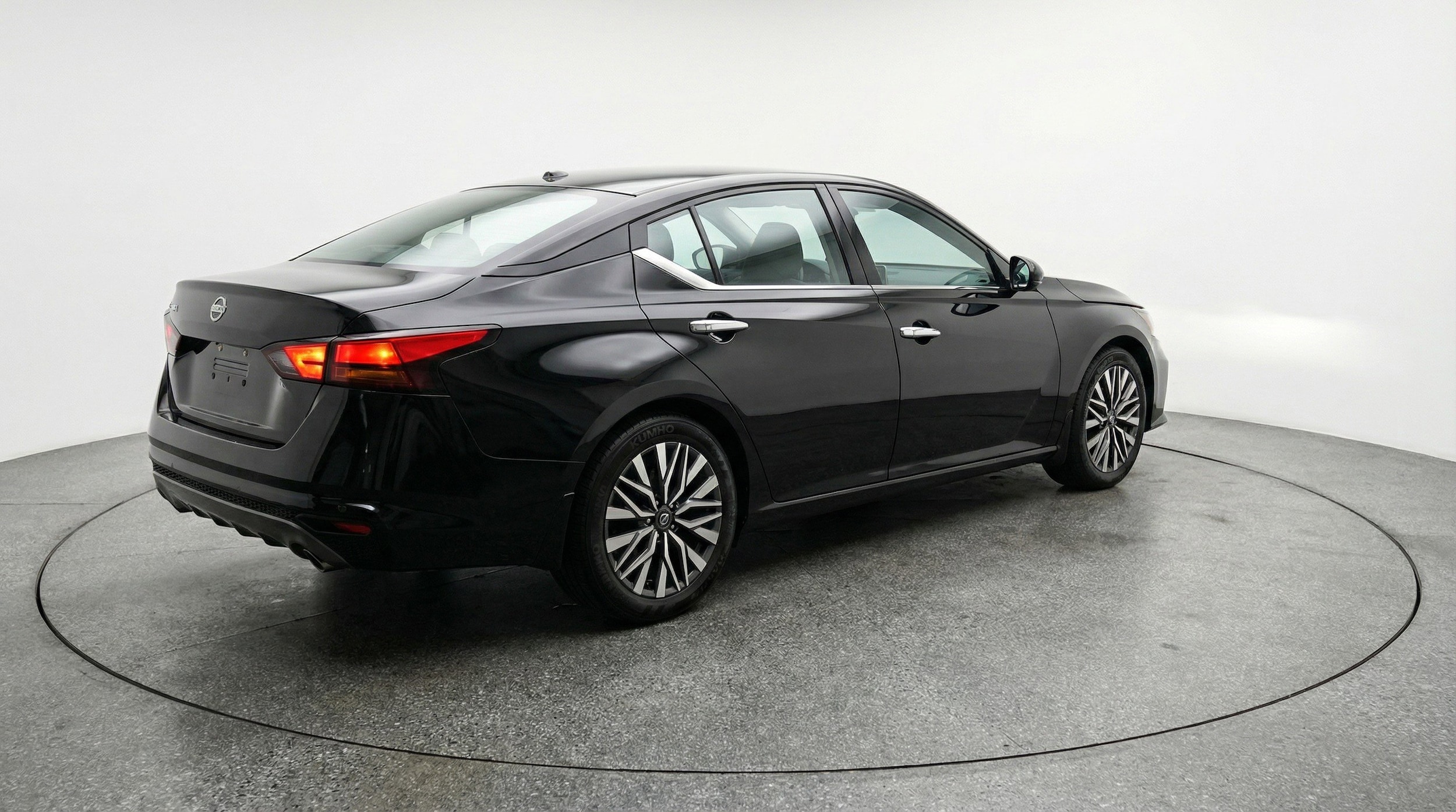 Thumbnail: 2025 Nissan Altima - 9