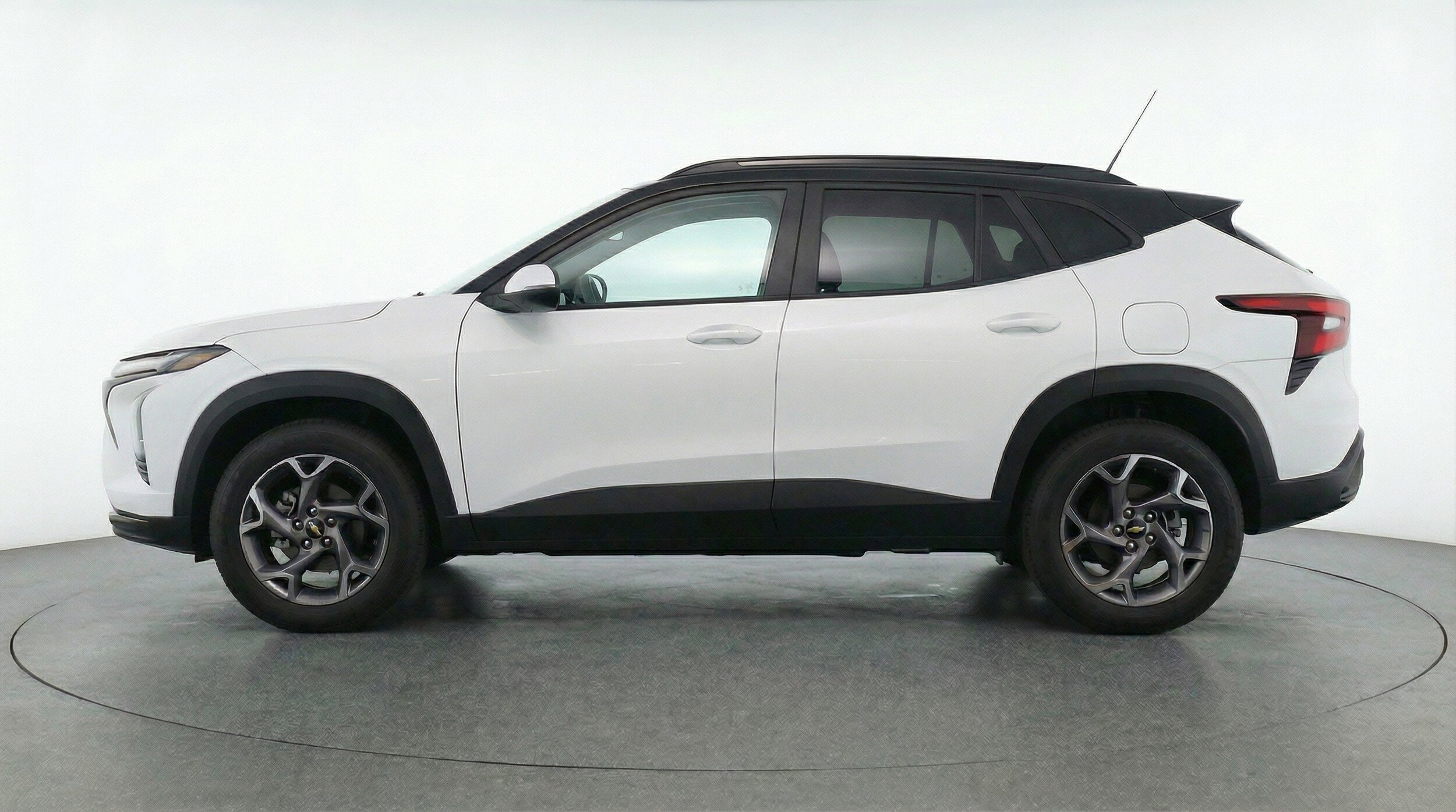 Thumbnail: 2025 Chevrolet Trax - 5