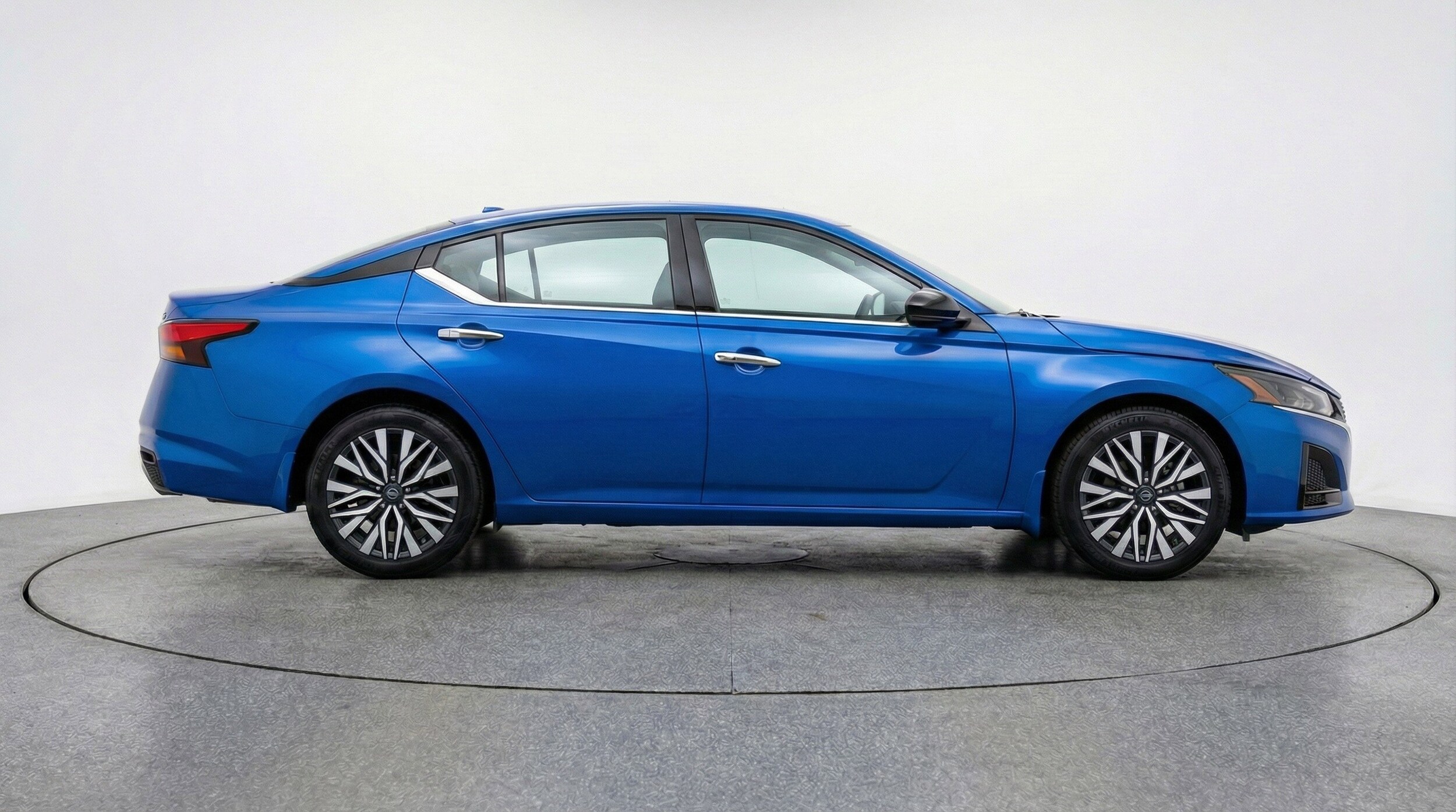 Thumbnail: 2025 Nissan Altima - 11