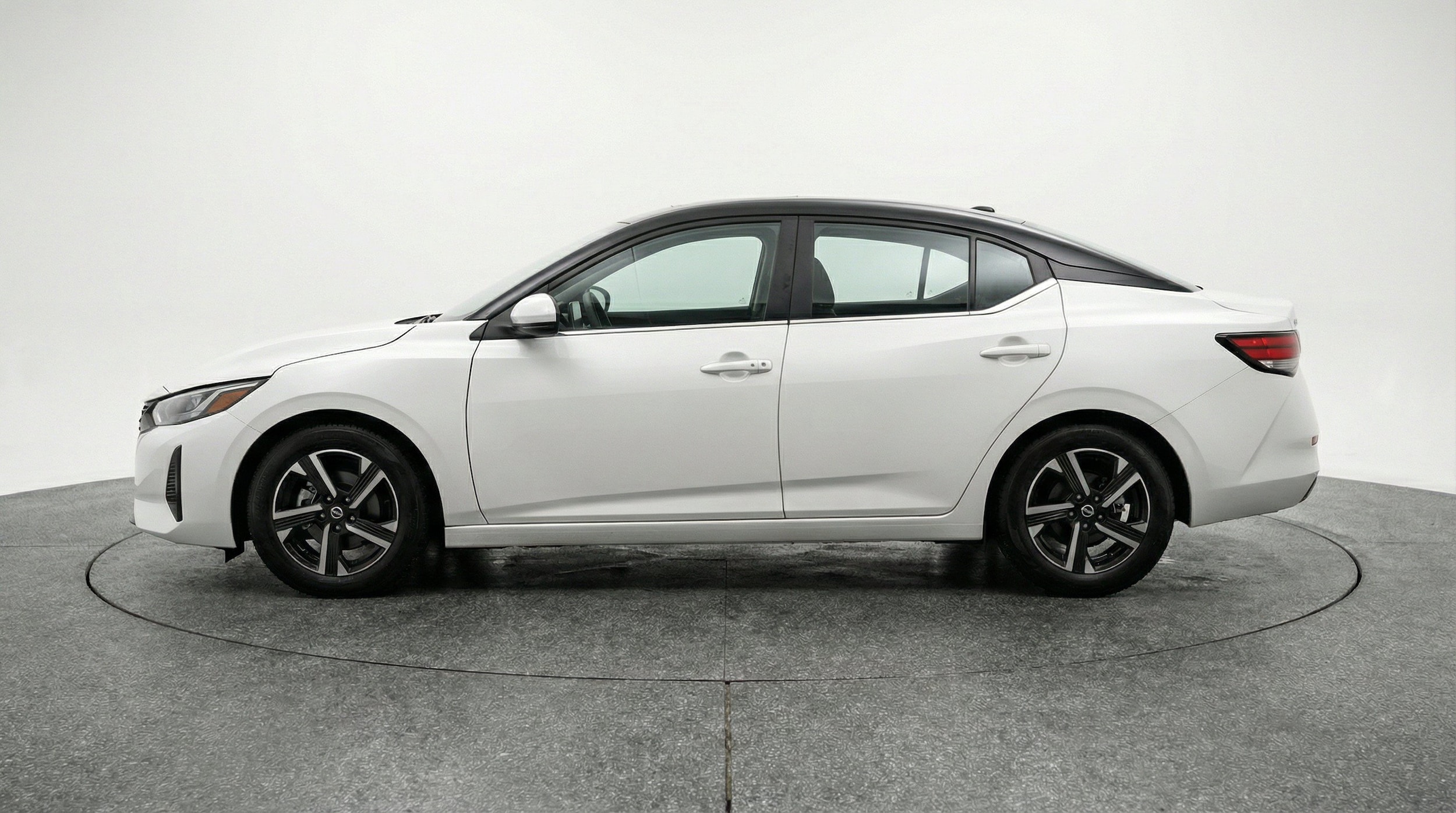 Thumbnail: 2025 Nissan Sentra - 5
