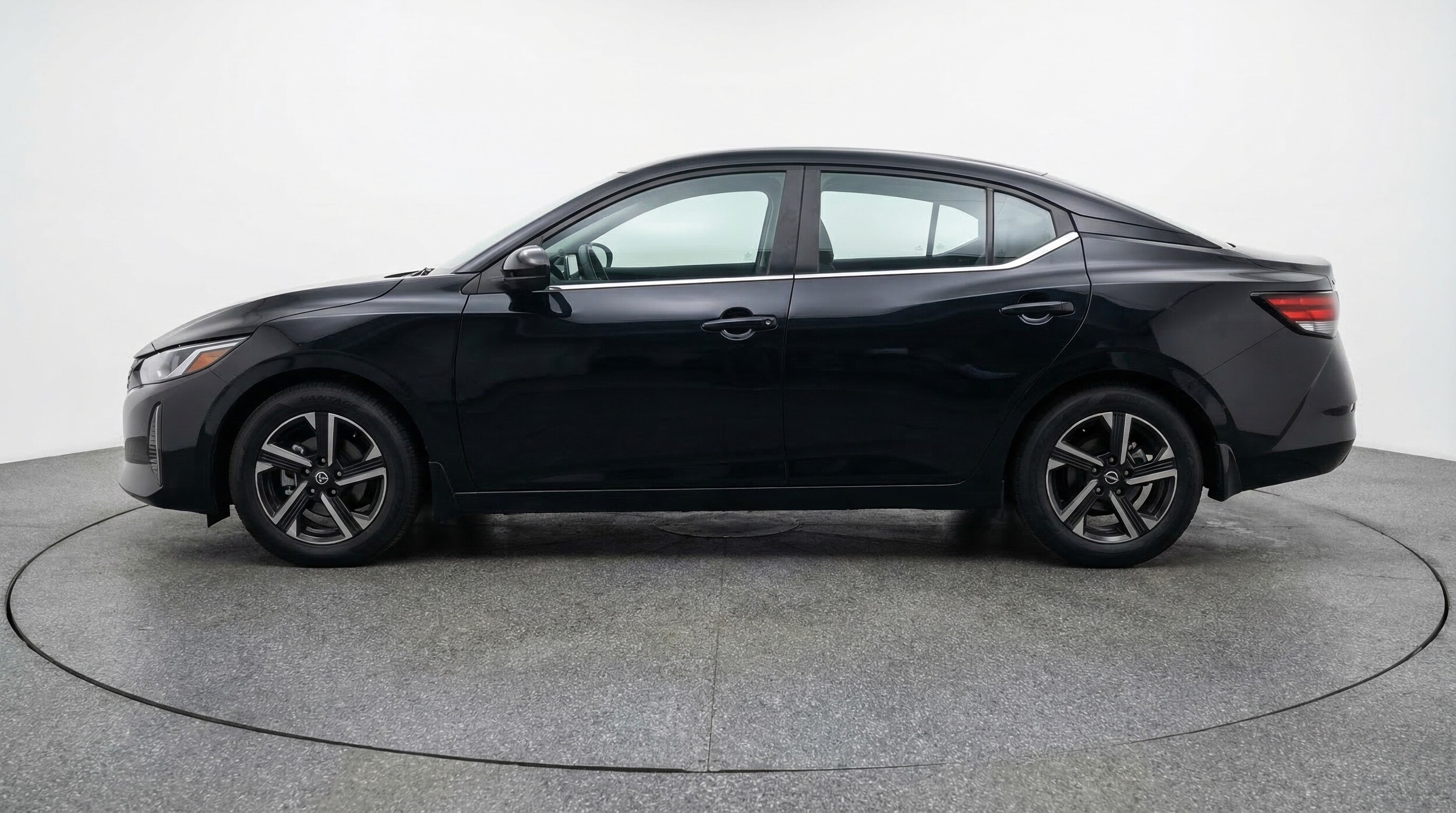 Thumbnail: 2025 Nissan Sentra - 4