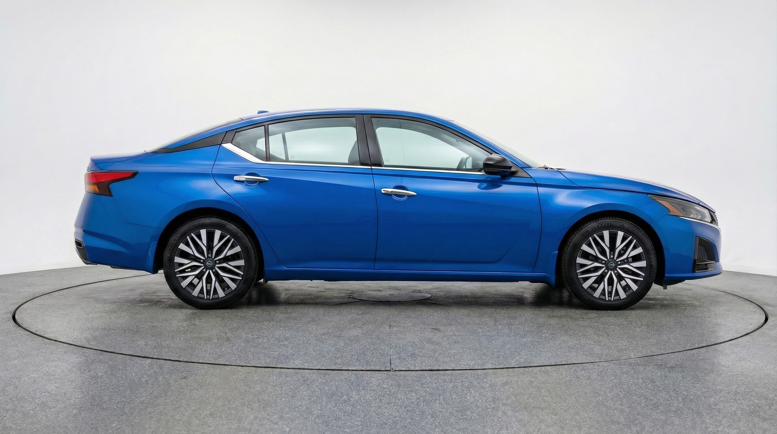 Thumbnail: 2025 Nissan Altima - 8