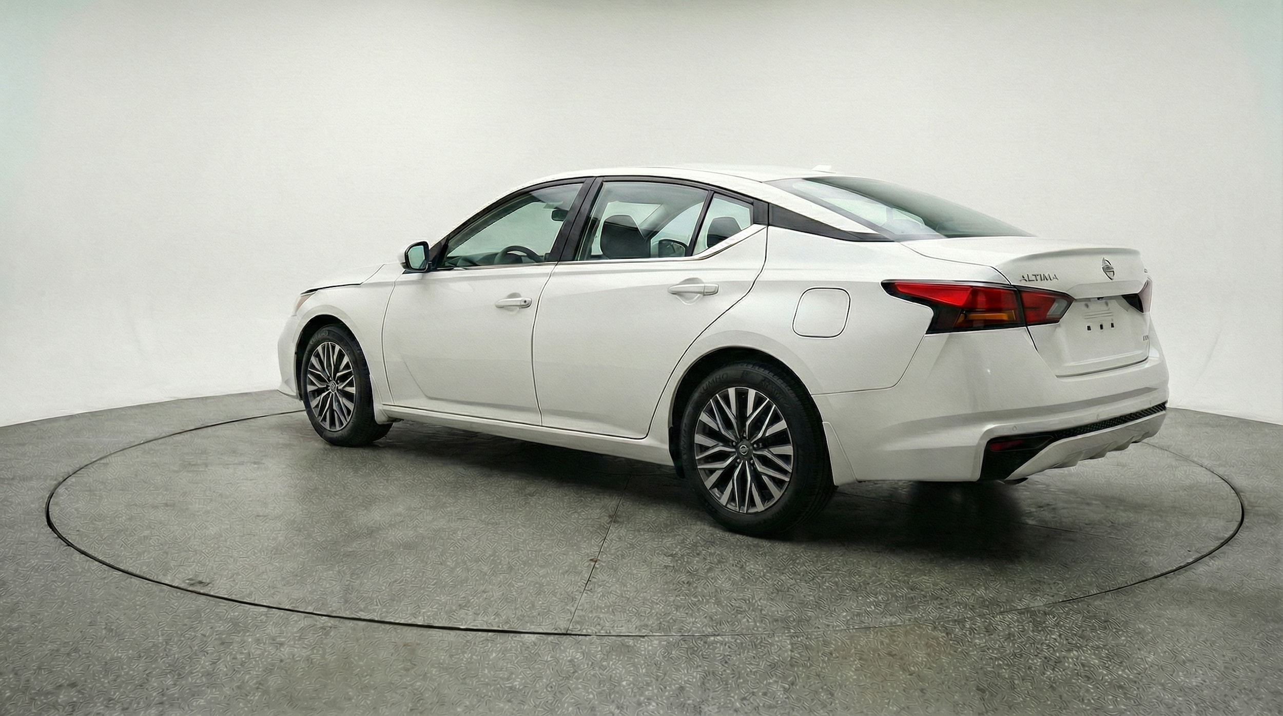 Thumbnail: 2025 Nissan Altima - 5