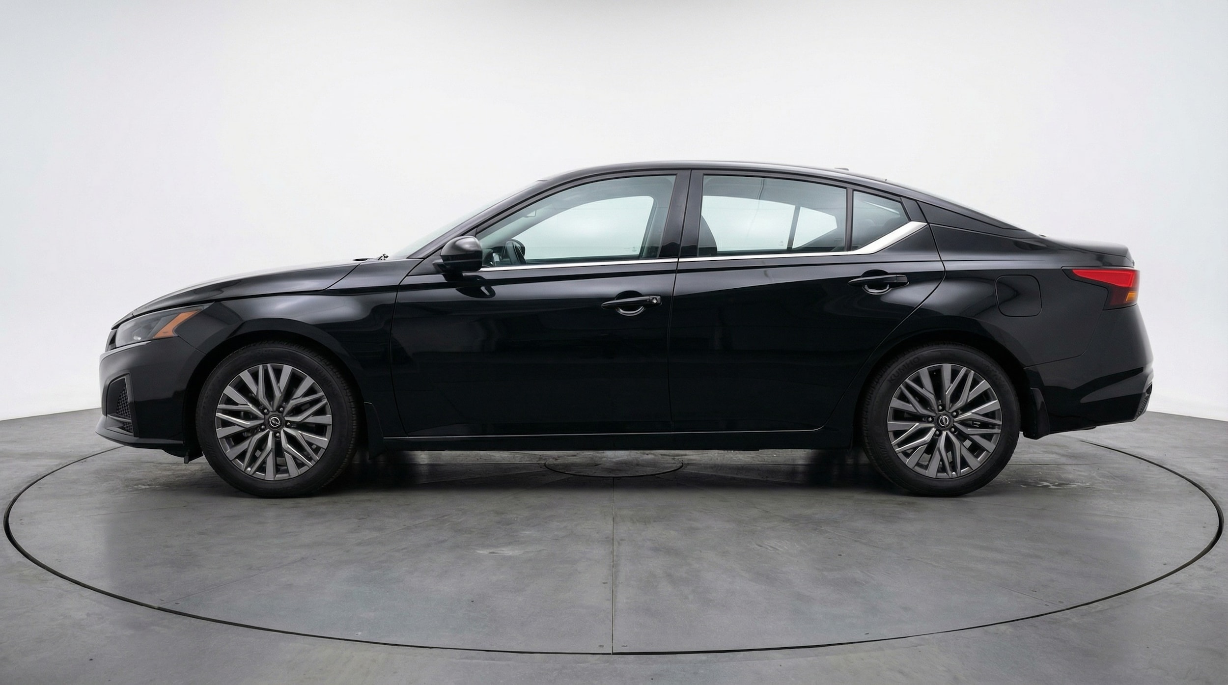 Thumbnail: 2025 Nissan Altima - 4