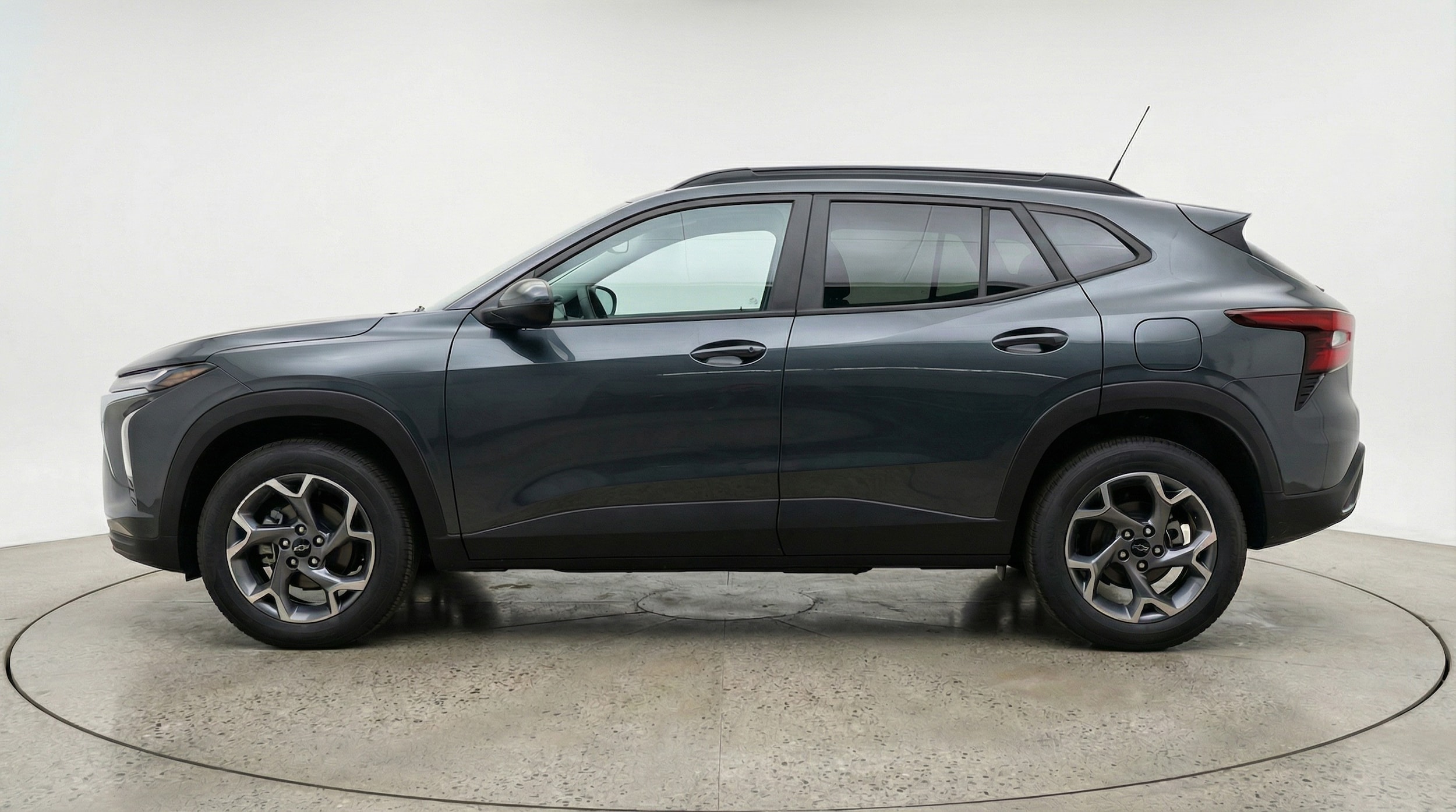 Thumbnail: 2025 Chevrolet Trax - 4