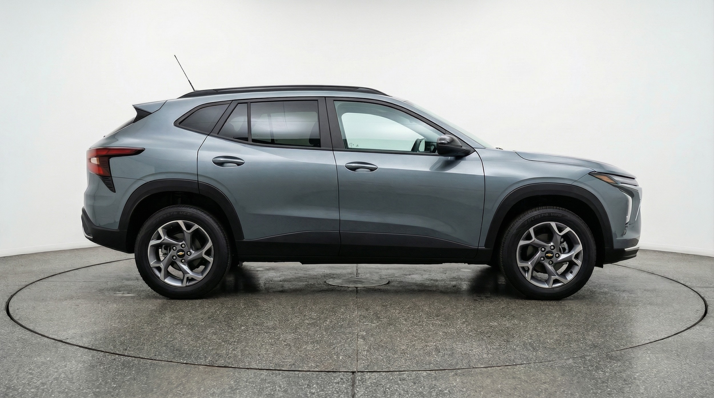 Thumbnail: 2025 Chevrolet Trax - 8