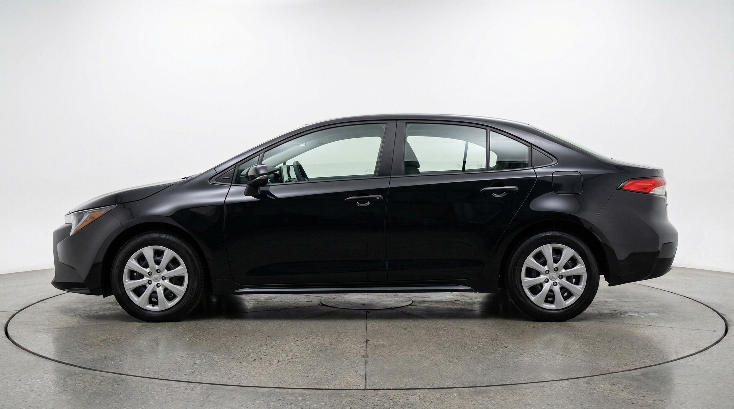 Thumbnail: 2025 Toyota Corolla - 4