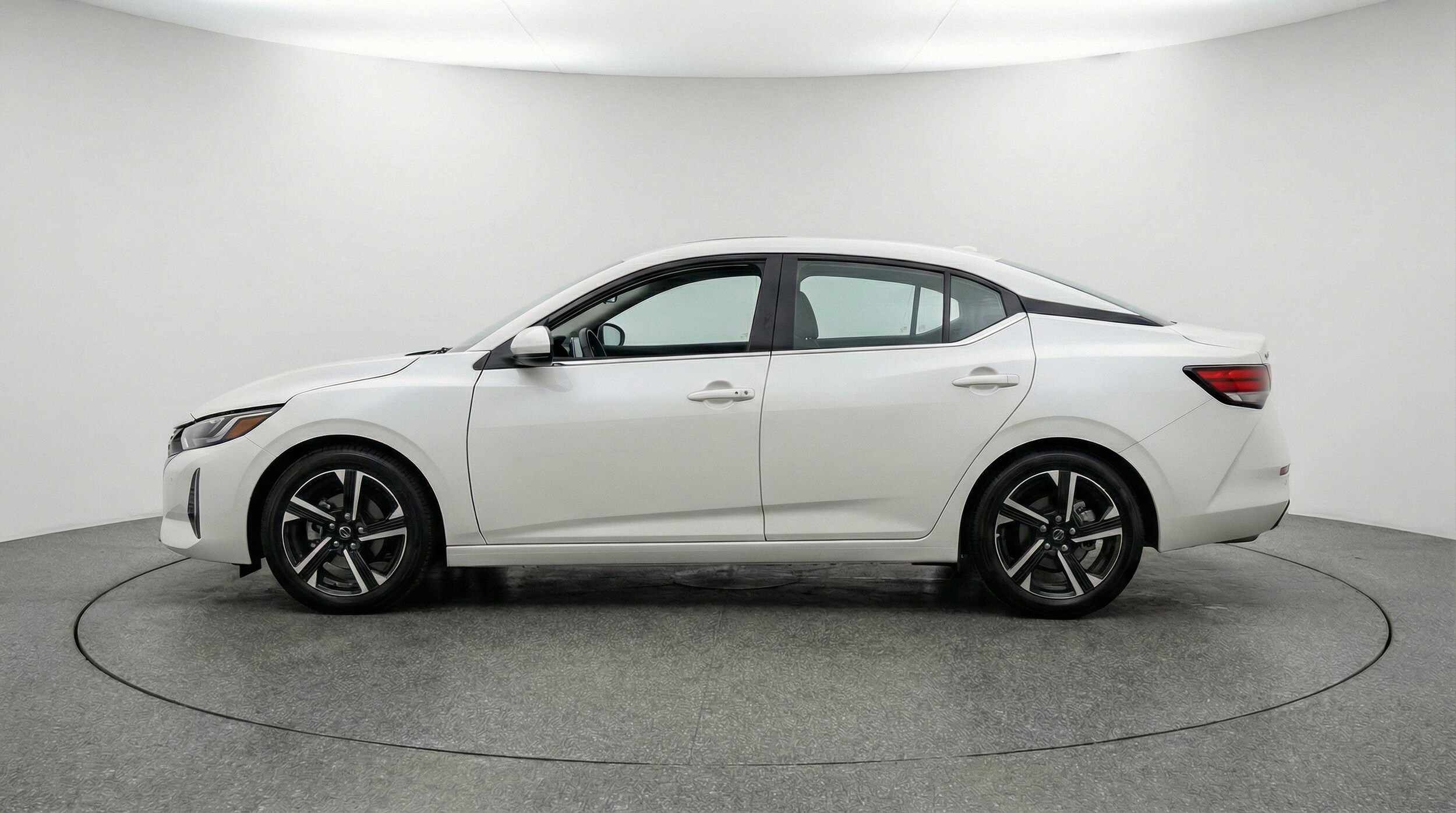 Thumbnail: 2025 Nissan Sentra - 5