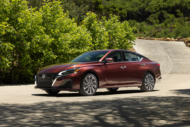 2025-Nissan-Altima