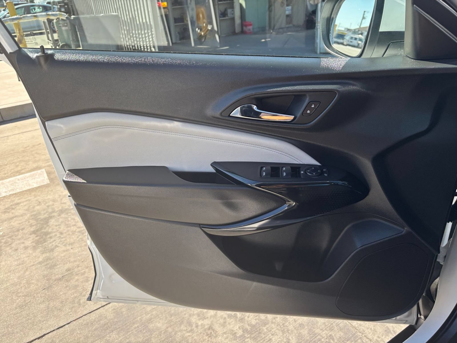 Thumbnail: 2025 Chevrolet Trax - 18