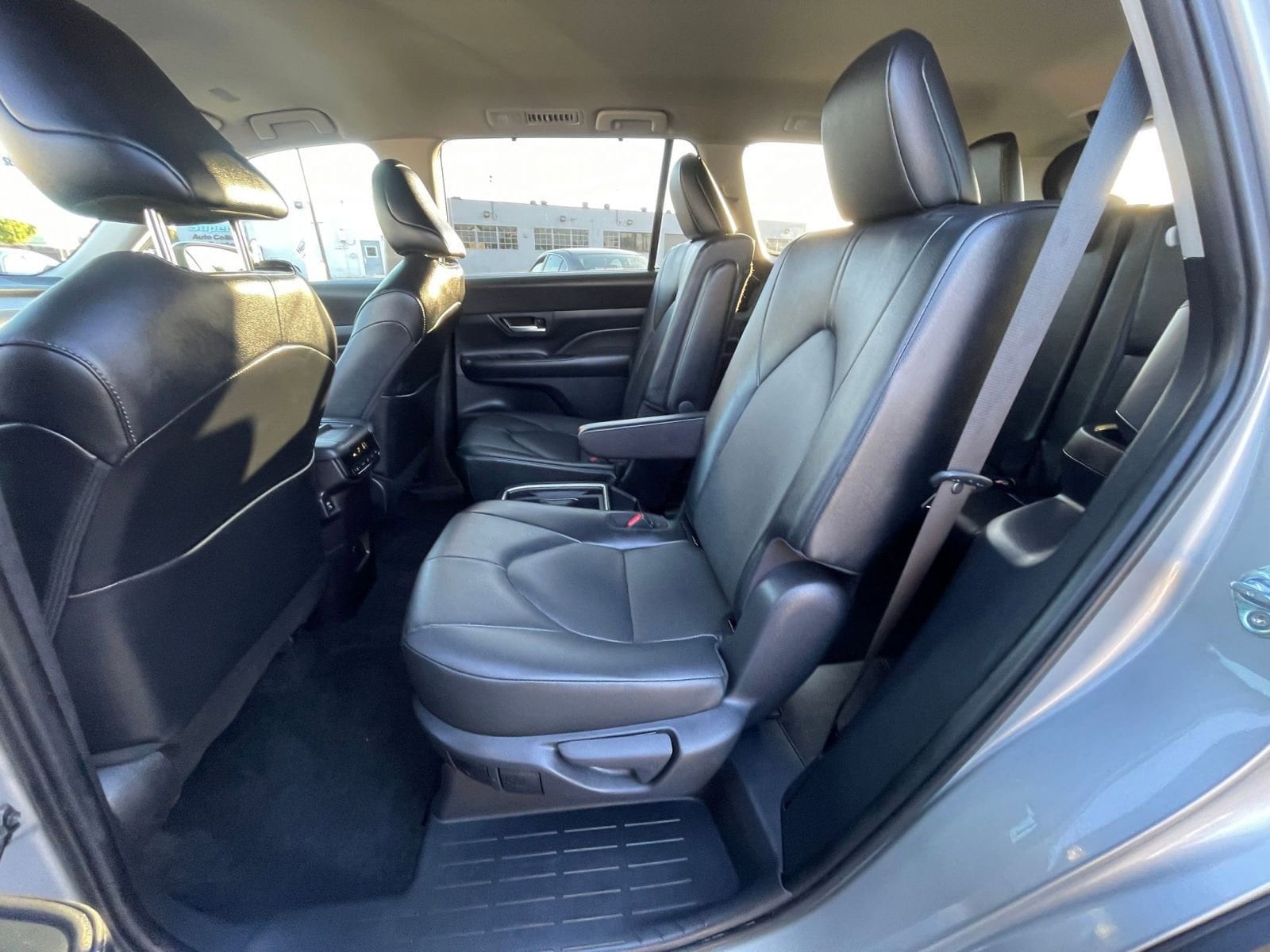 Thumbnail: 2025 Toyota Grand Highlander - 25