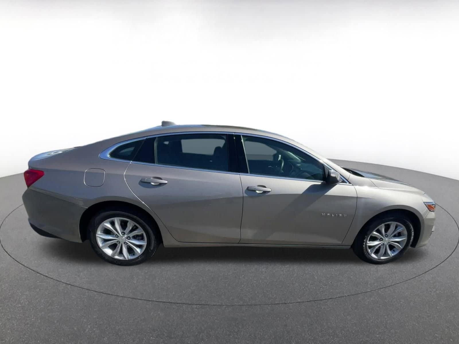 Thumbnail: 2023 Chevrolet Malibu - 16