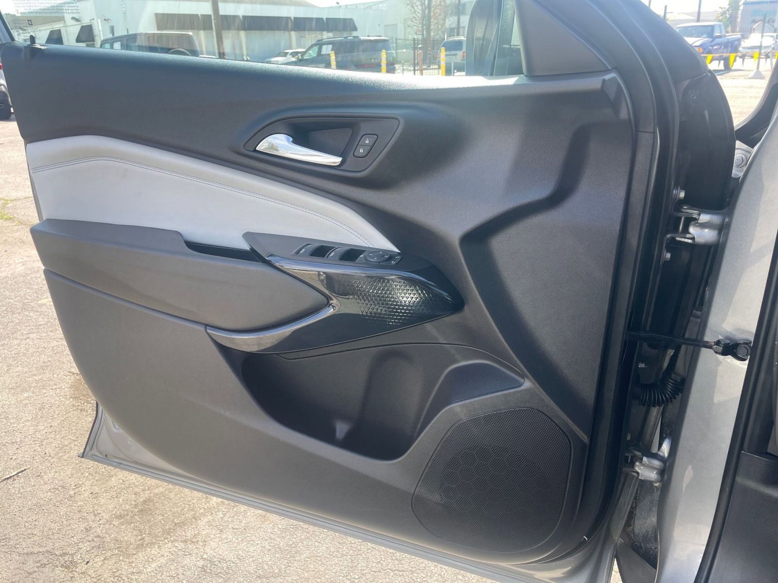 Thumbnail: 2025 Chevrolet Trax - 18