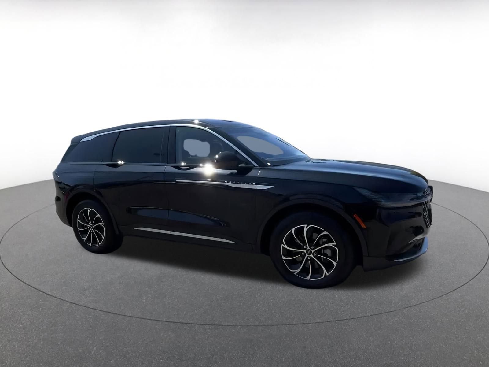 Thumbnail: 2024 Lincoln Nautilus - 2