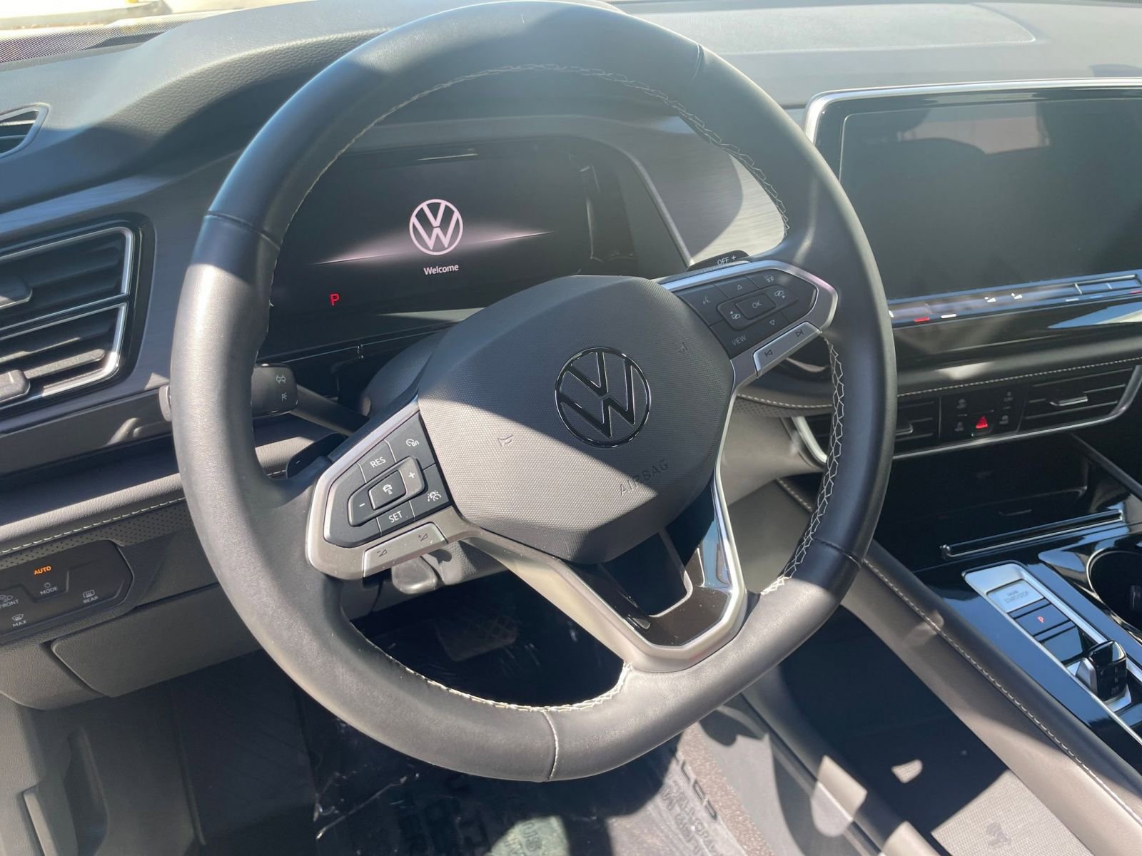 Thumbnail: 2025 Volkswagen Atlas - 28