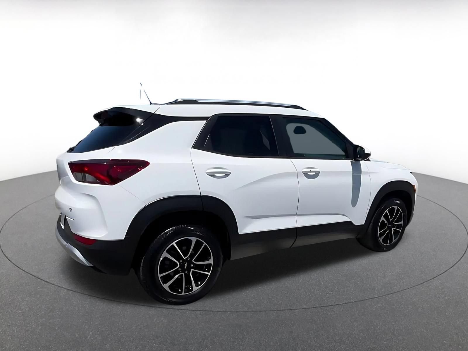 Thumbnail: 2025 Chevrolet TrailBlazer - 15