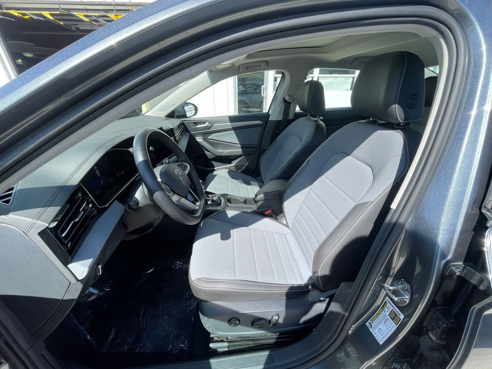 Thumbnail: 2025 Volkswagen Jetta - 27