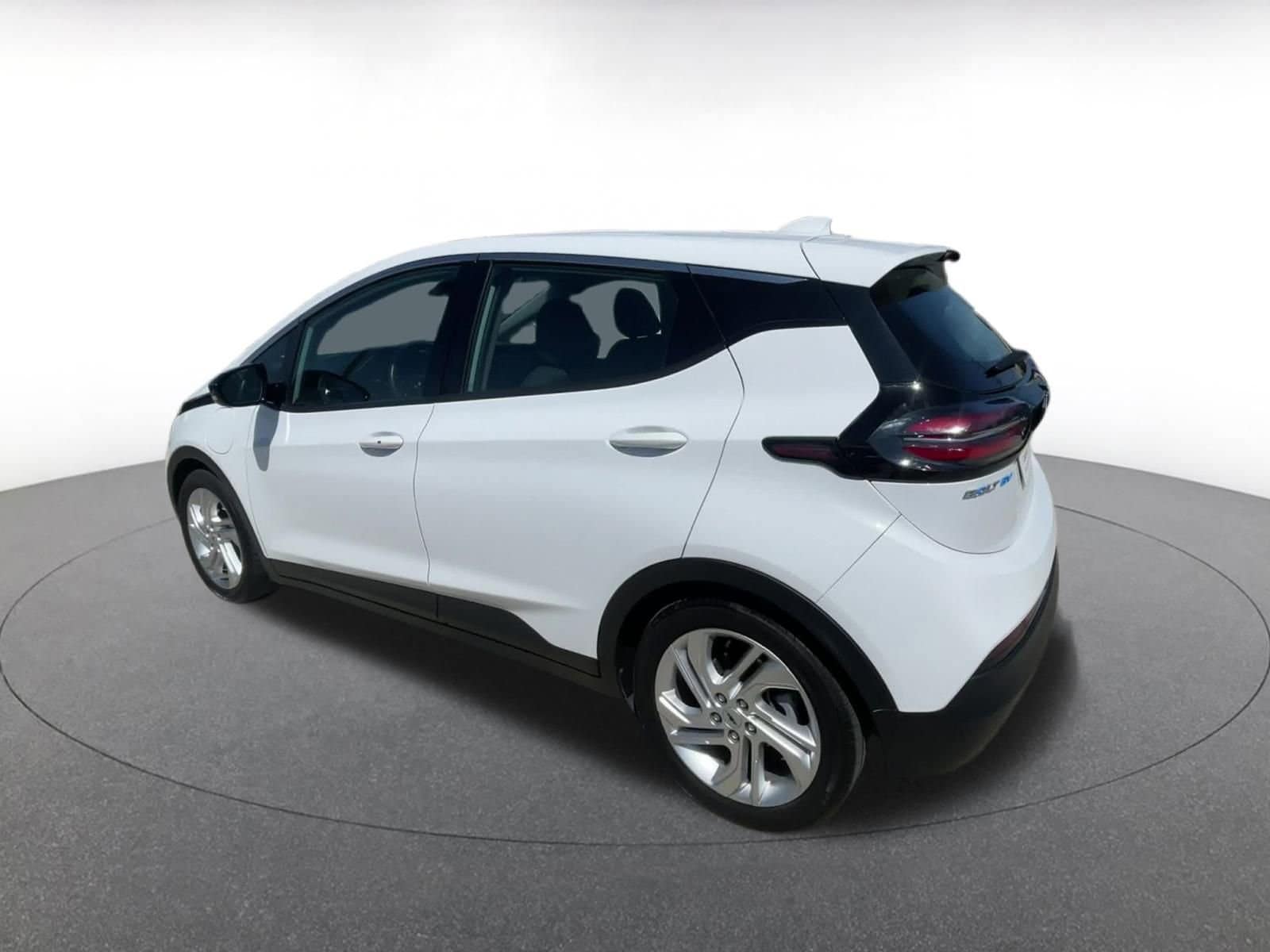 Thumbnail: 2023 Chevrolet Bolt EV - 10