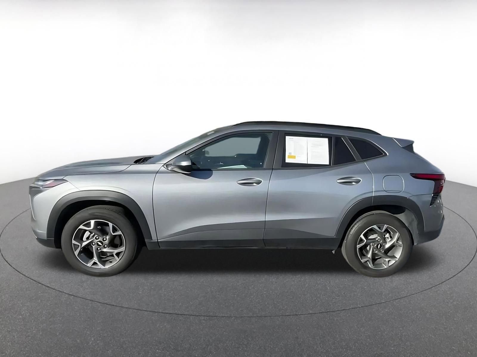 Thumbnail: 2025 Chevrolet Trax - 9