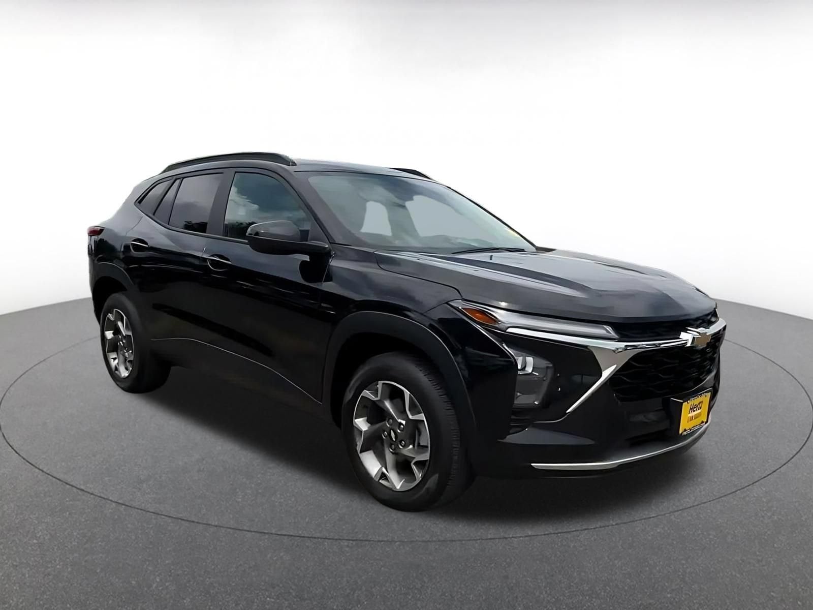 Thumbnail: 2025 Chevrolet Trax - 2