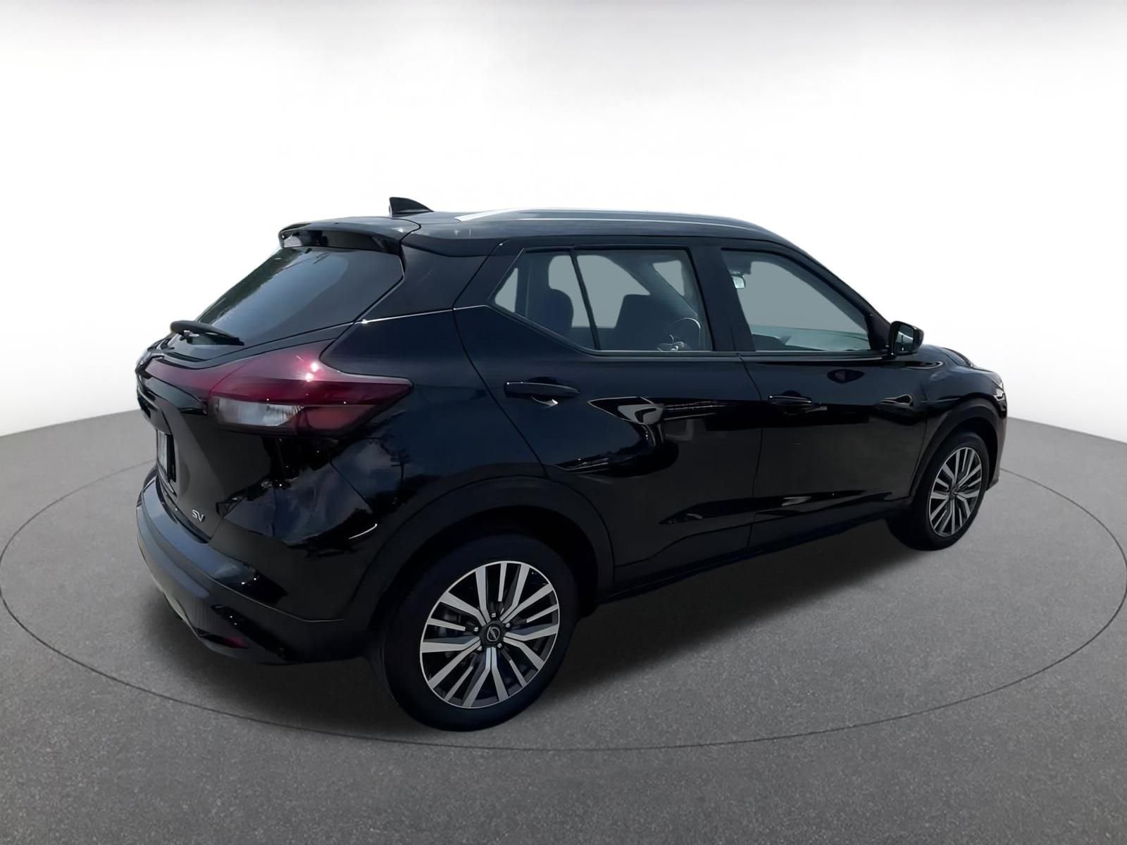 Thumbnail: 2024 Nissan Kicks - 15