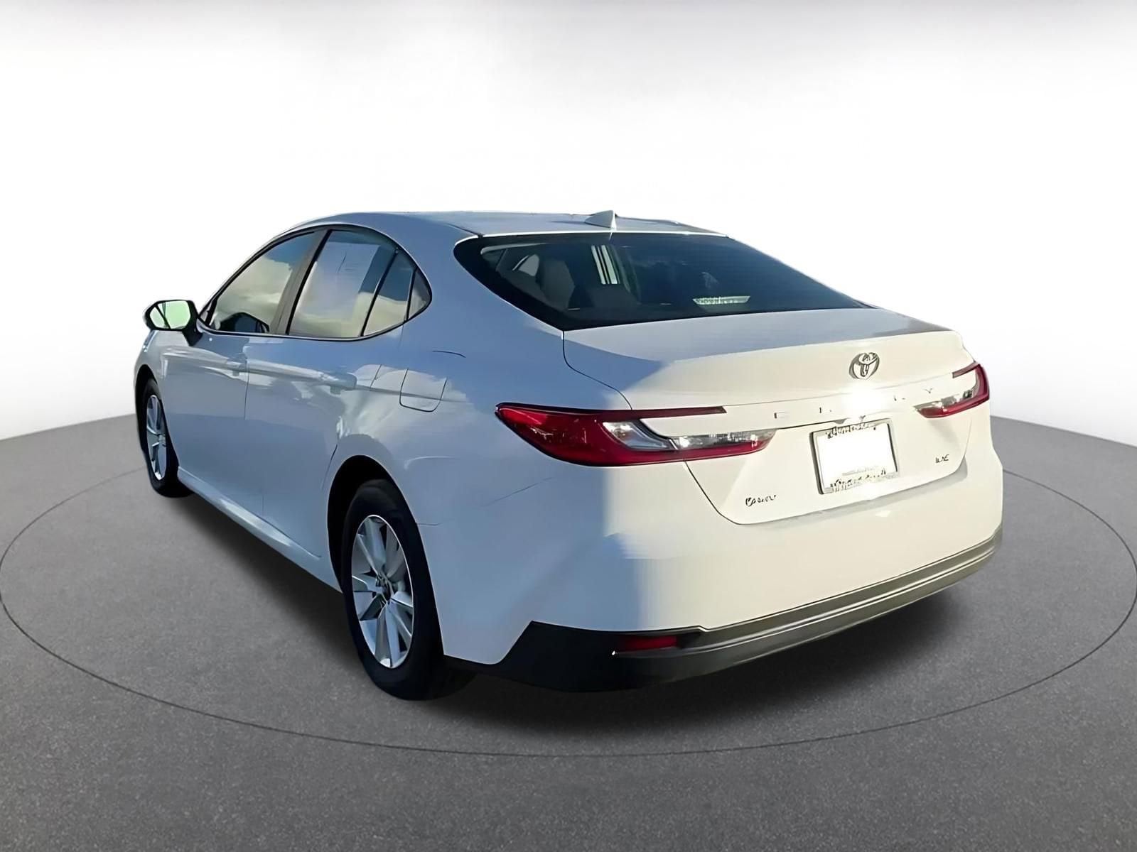 Thumbnail: 2025 Toyota Camry - 11