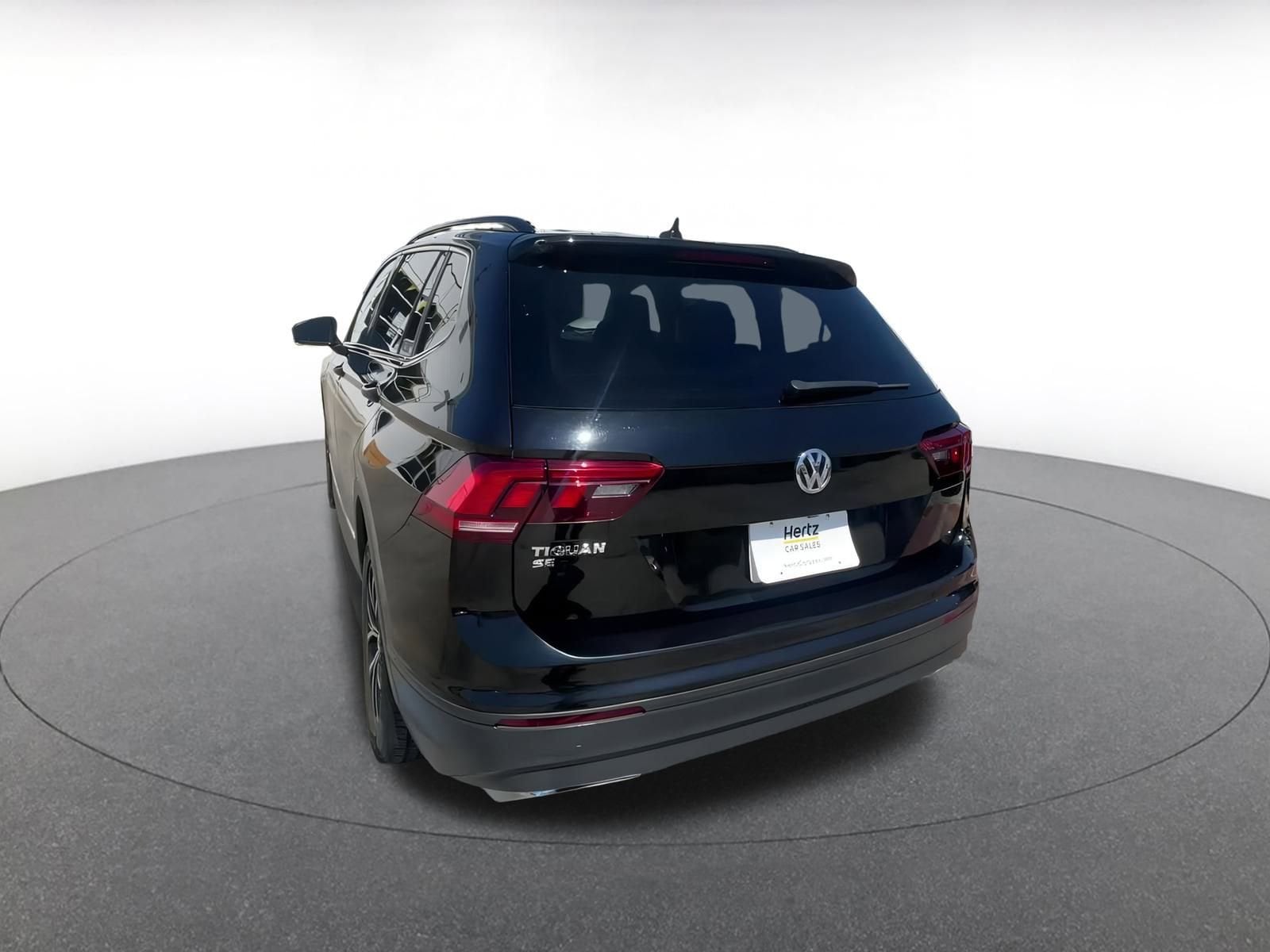 Thumbnail: 2021 Volkswagen Tiguan - 11
