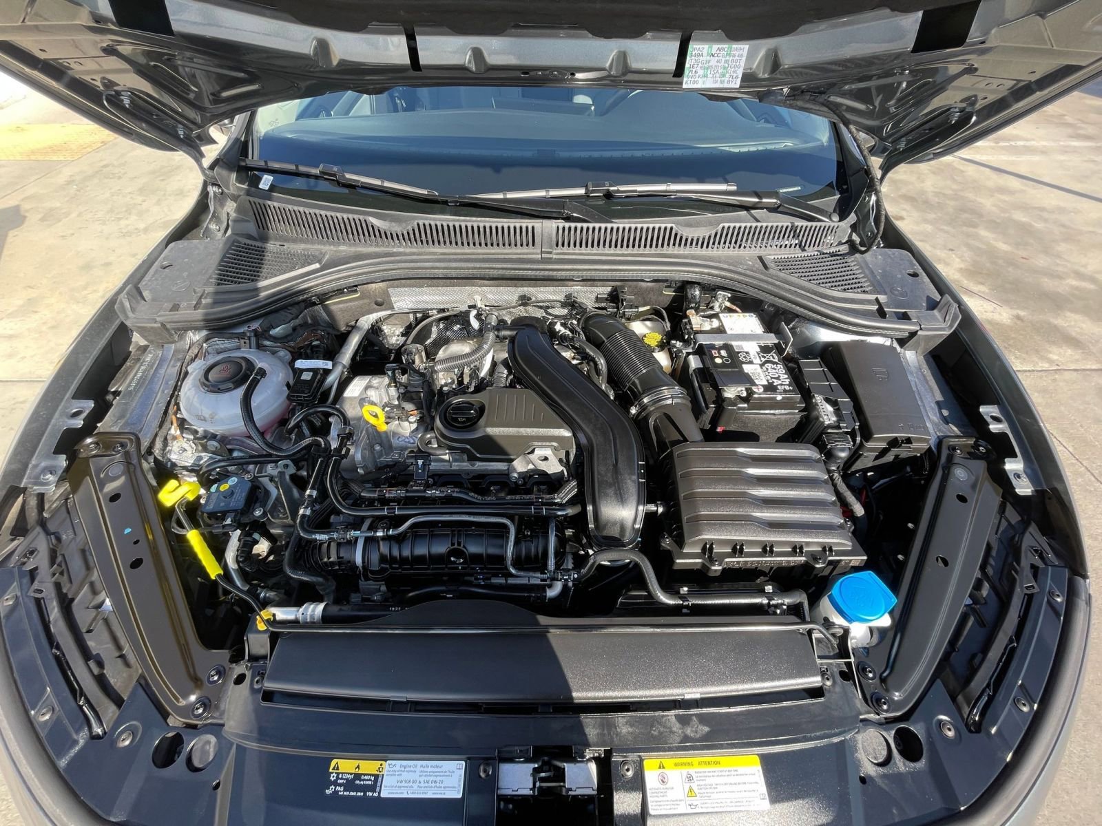 Thumbnail: 2025 Volkswagen Jetta - 32