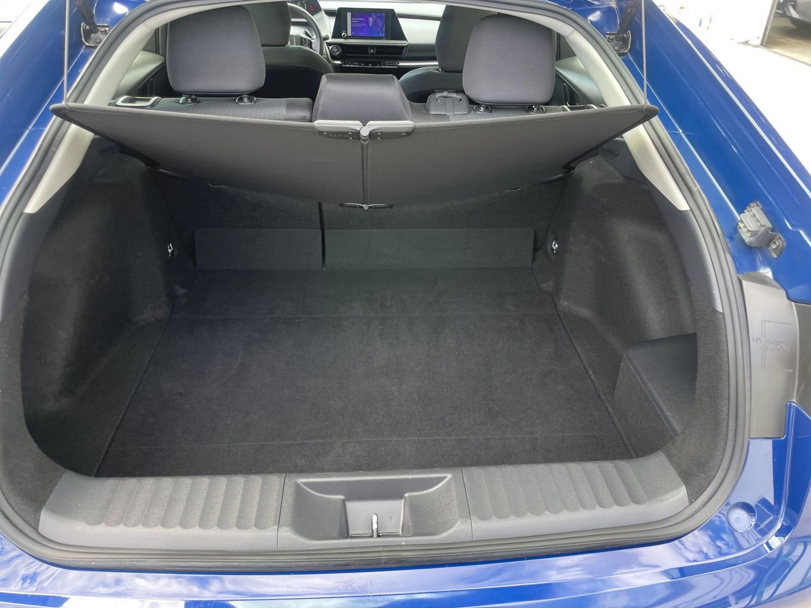 Thumbnail: 2025 Toyota Prius - 31