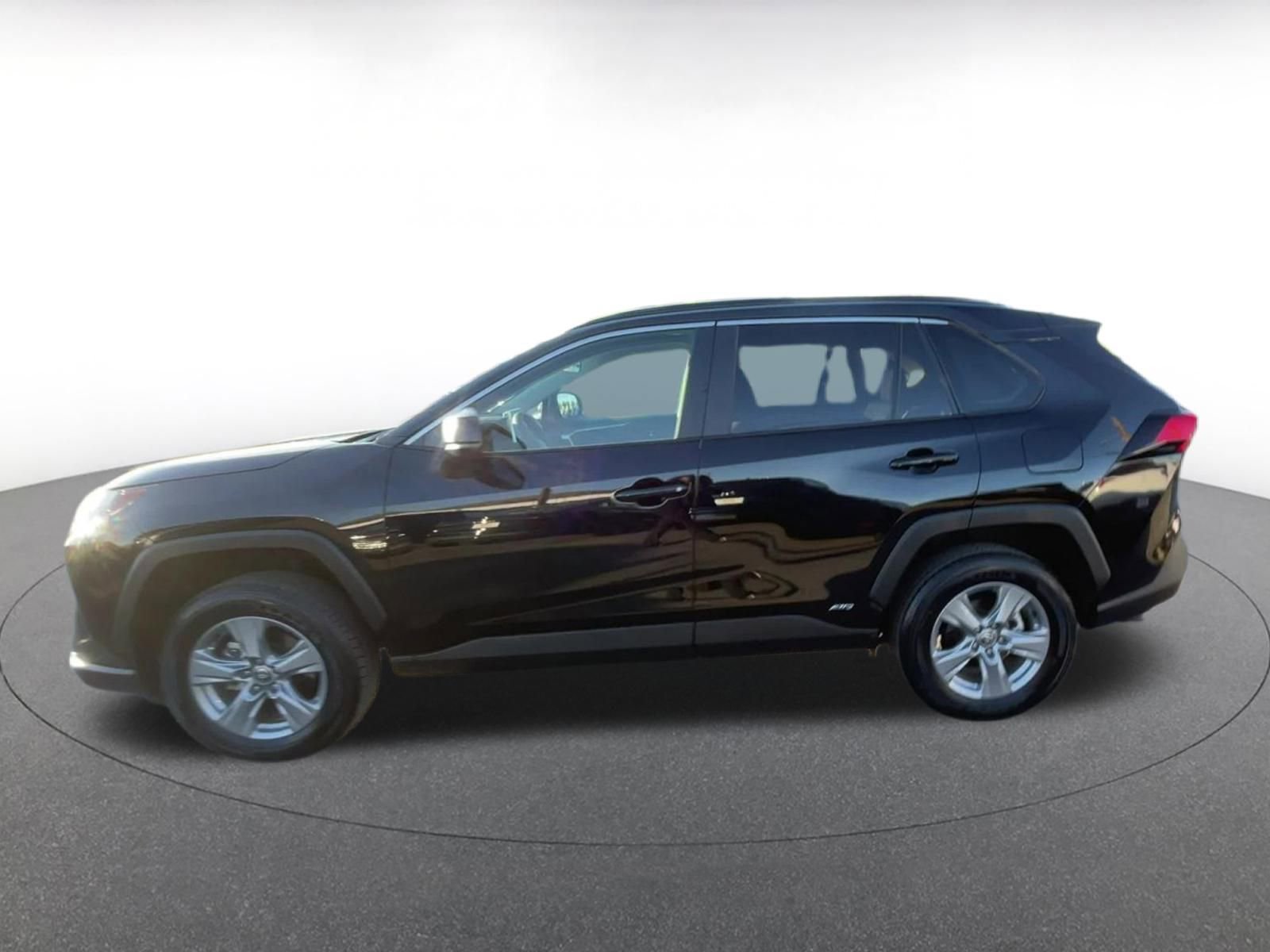 Thumbnail: 2025 Toyota RAV4 - 9