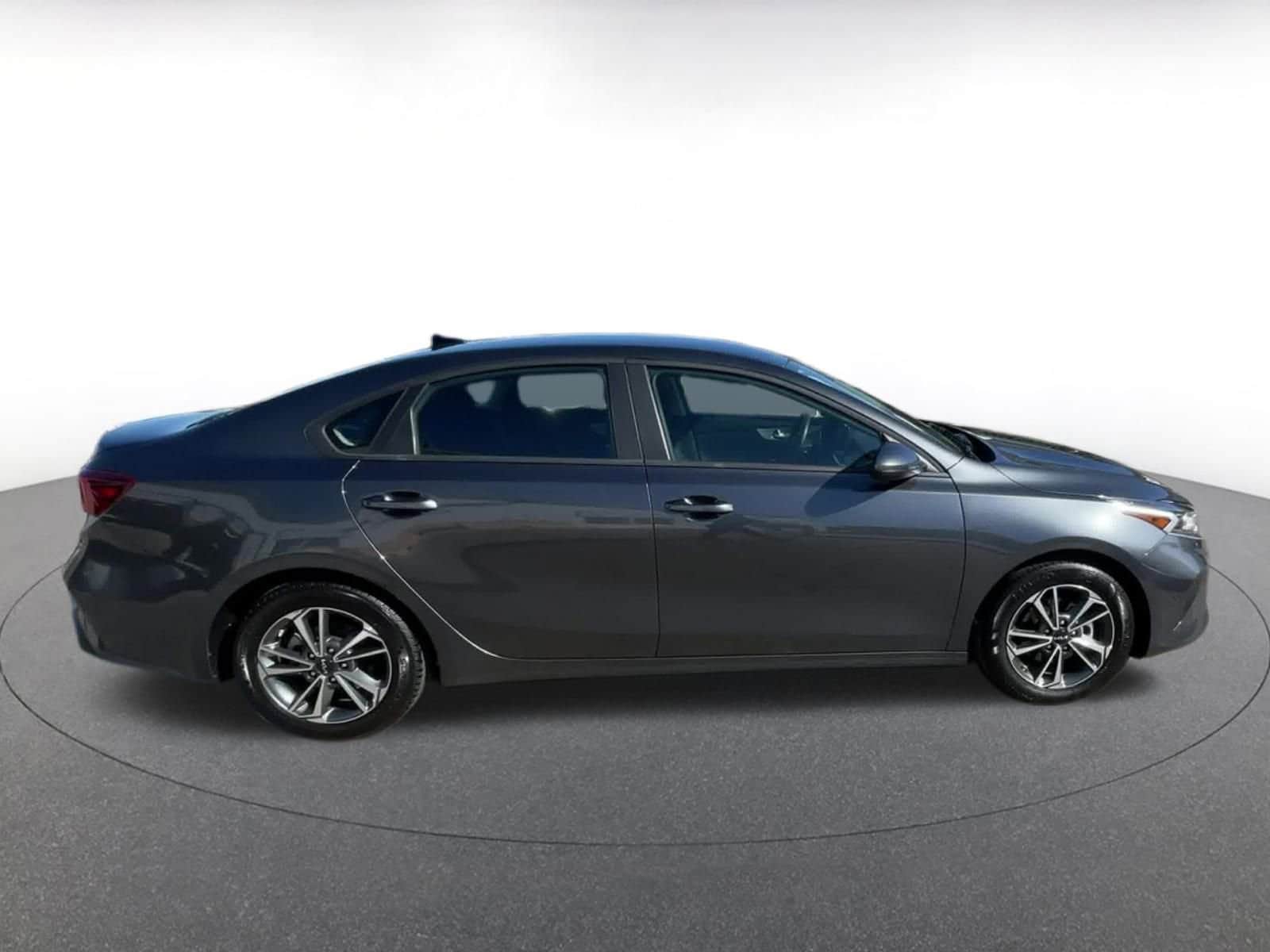 Thumbnail: 2024 Kia Forte - 16
