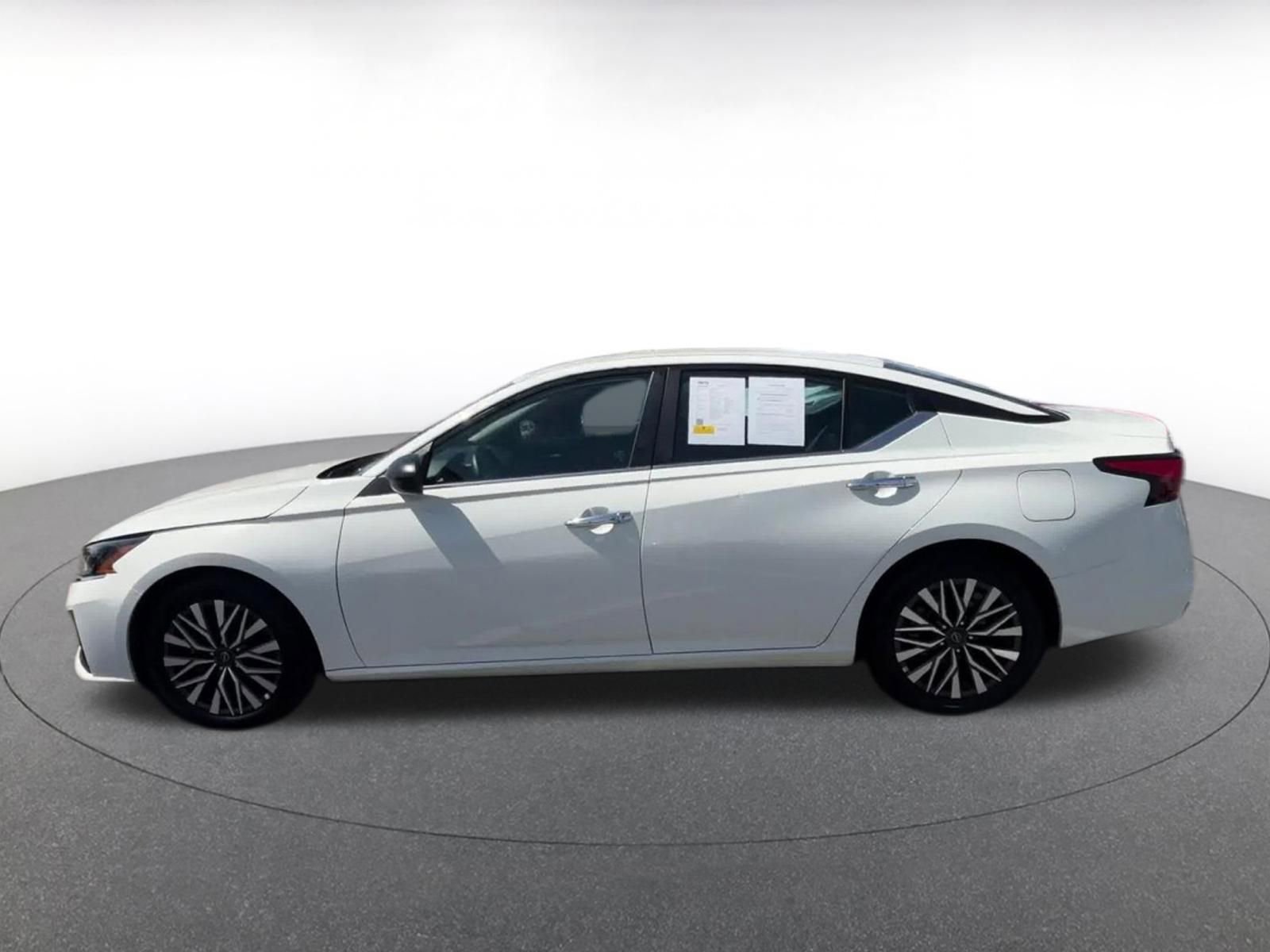 Thumbnail: 2025 Nissan Altima - 9