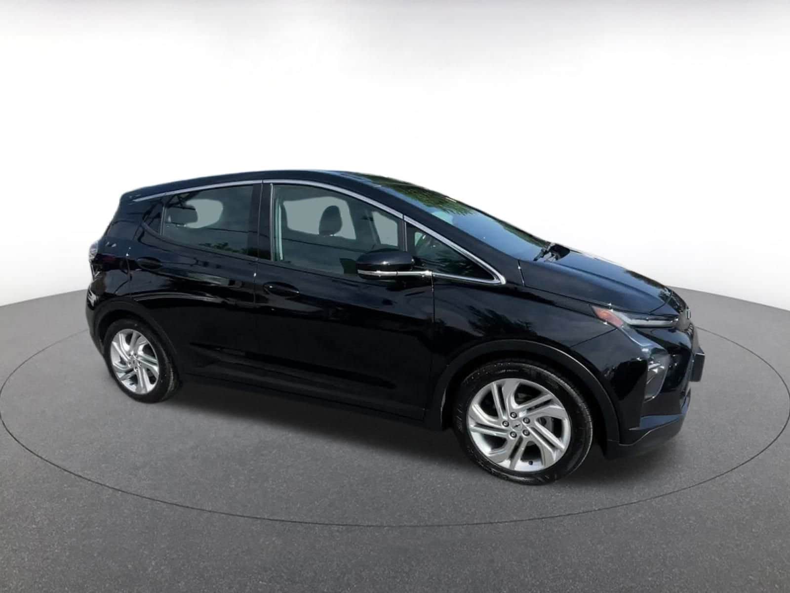Thumbnail: 2023 Chevrolet Bolt EV - 2