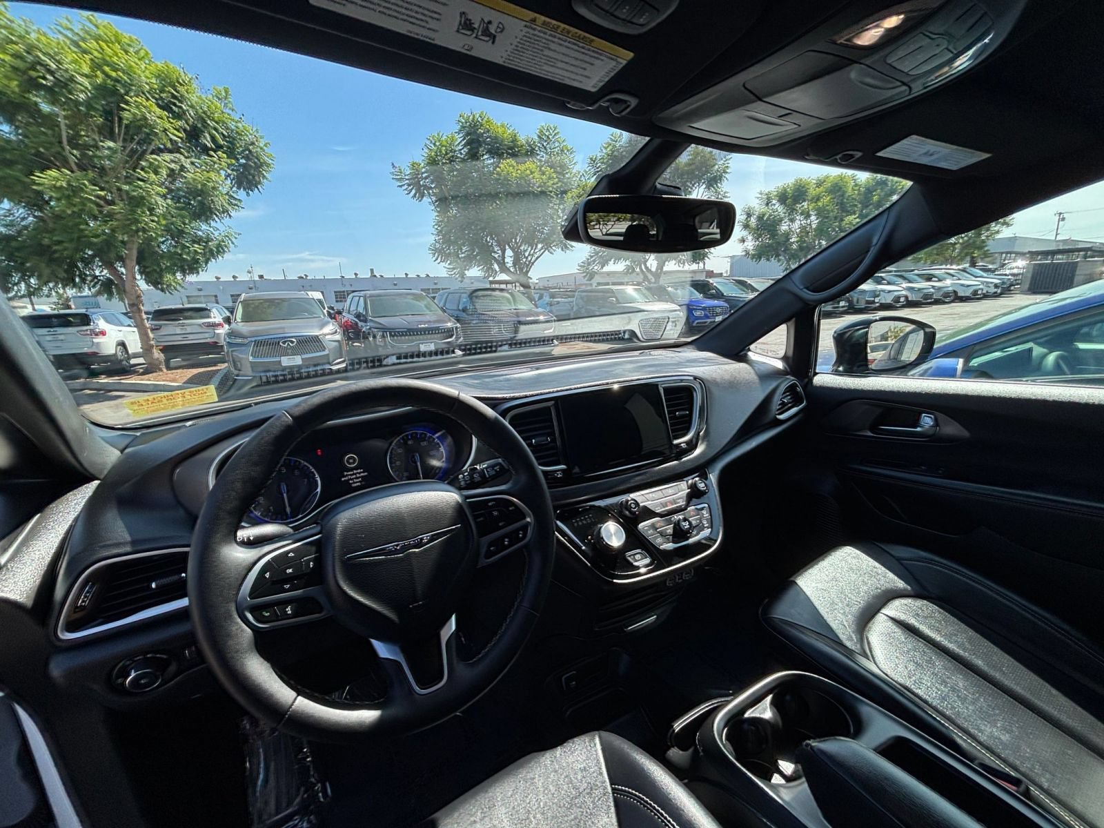 Thumbnail: 2025 Chrysler Pacifica - 35