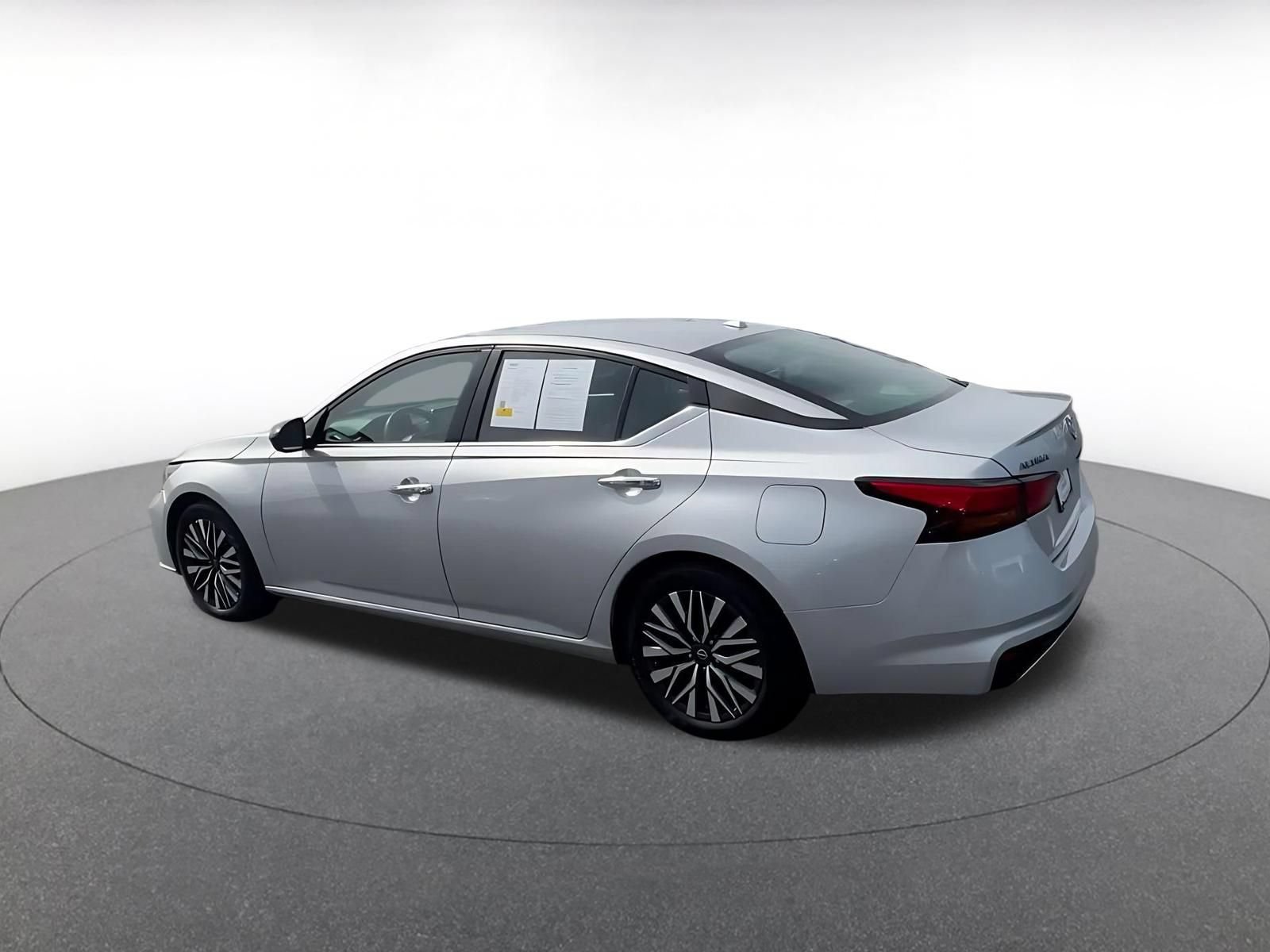 Thumbnail: 2025 Nissan Altima - 9