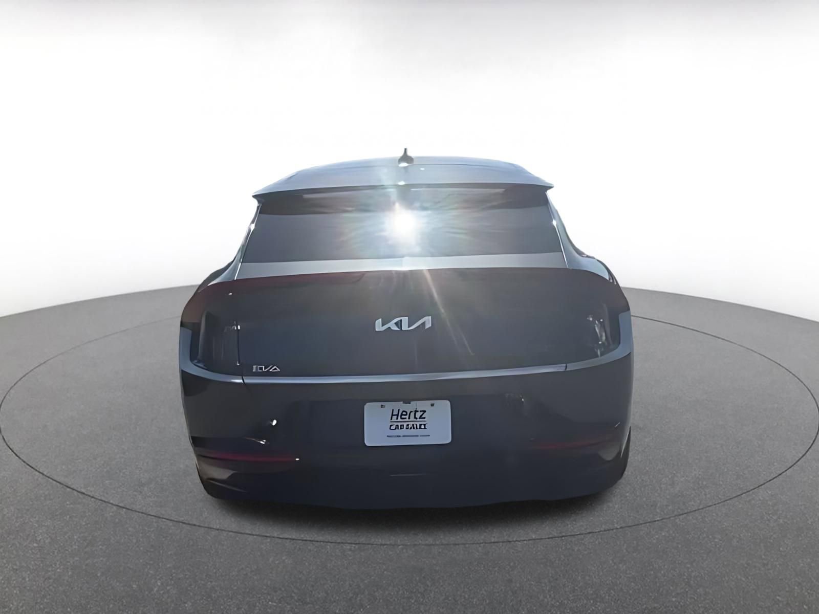 Thumbnail: 2023 Kia EV6 - 16