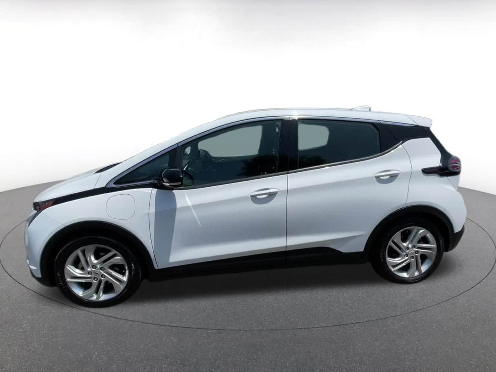 Thumbnail: 2023 Chevrolet Bolt EV - 9