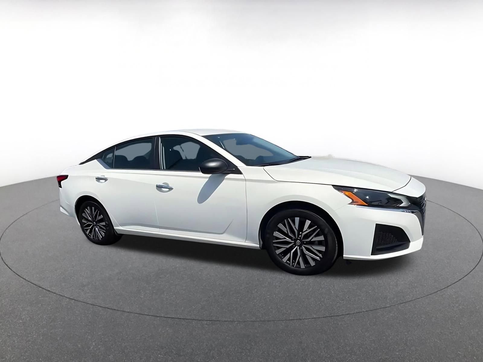 Thumbnail: 2025 Nissan Altima - 2