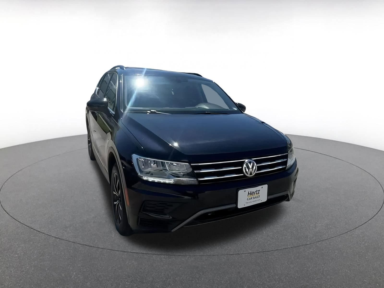Thumbnail: 2021 Volkswagen Tiguan - 3