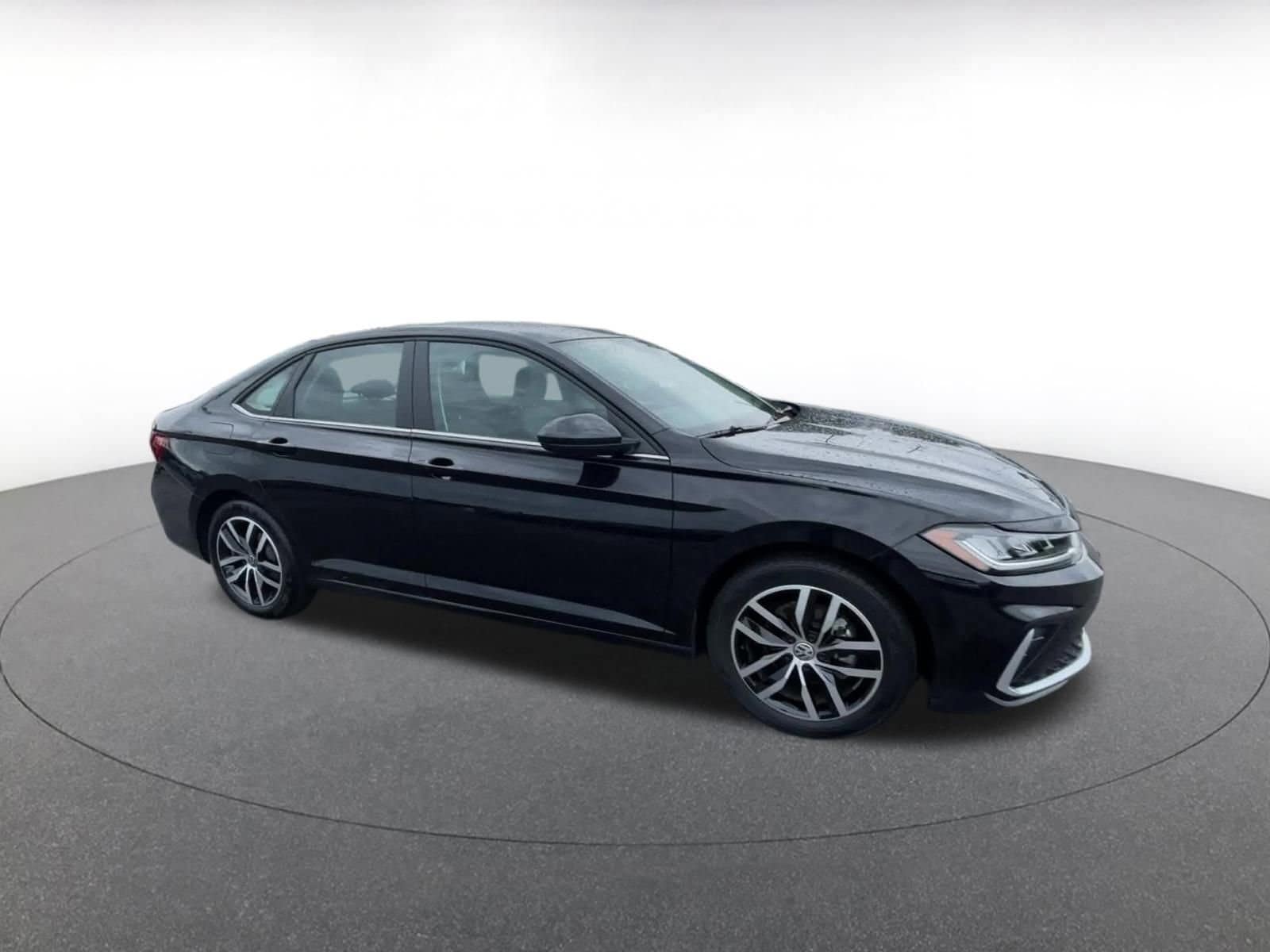 Thumbnail: 2025 Volkswagen Jetta - 2