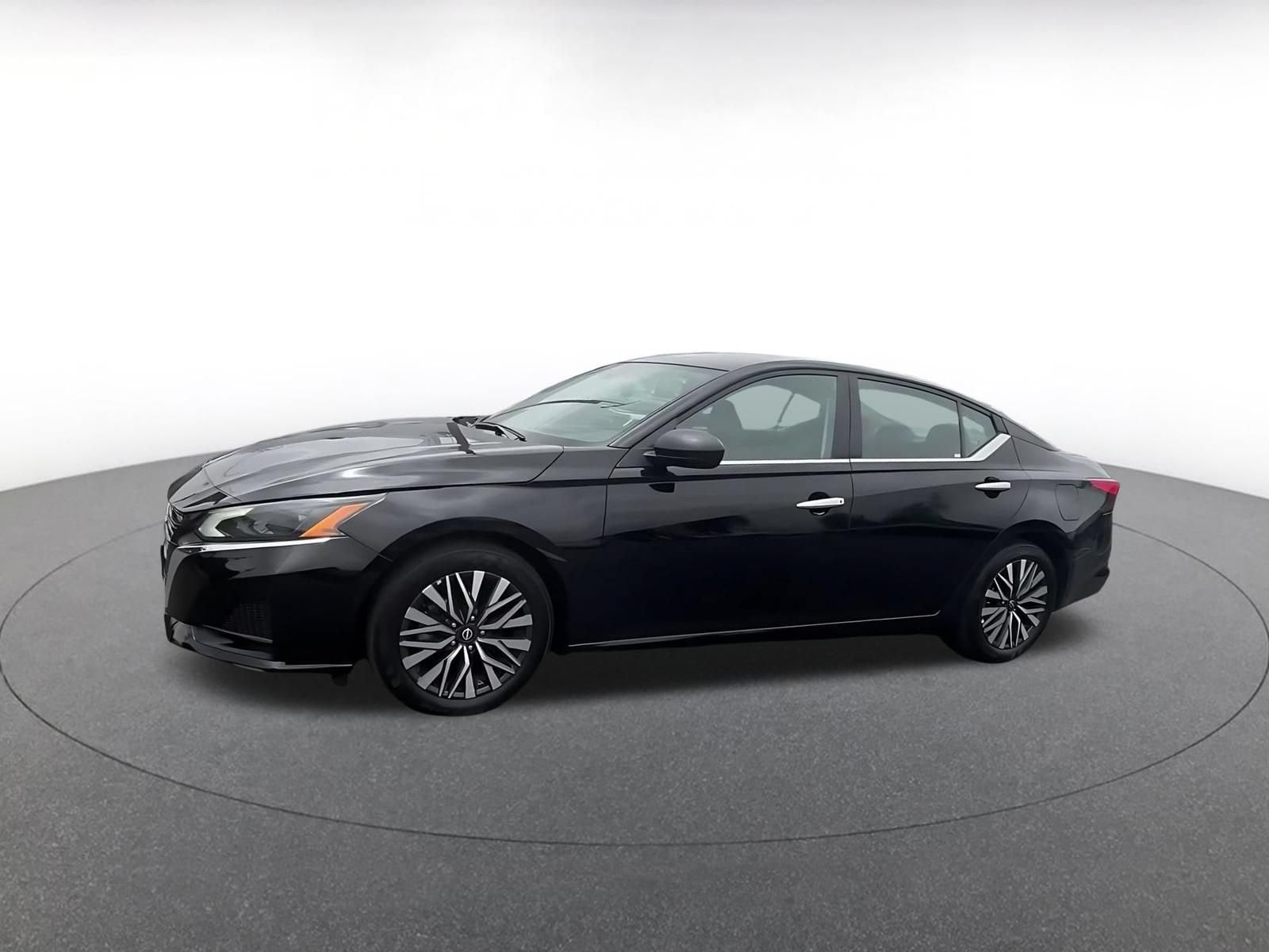 Thumbnail: 2025 Nissan Altima - 8