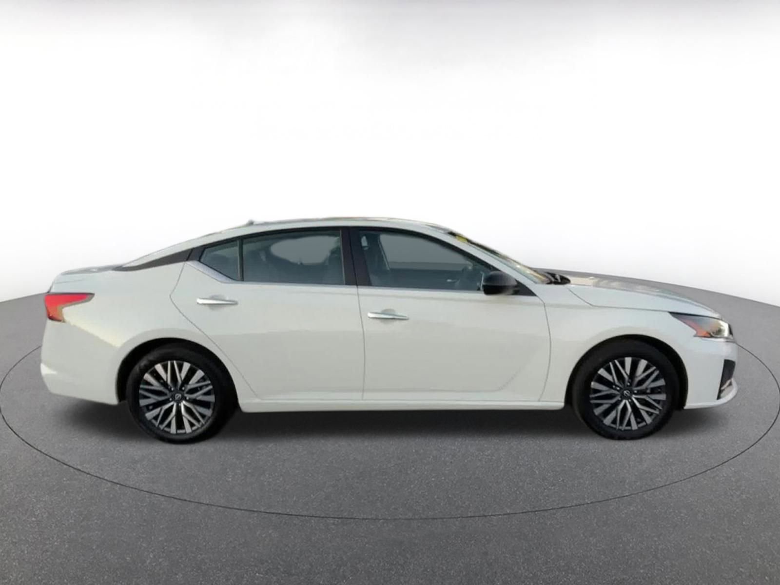 Thumbnail: 2025 Nissan Altima - 16