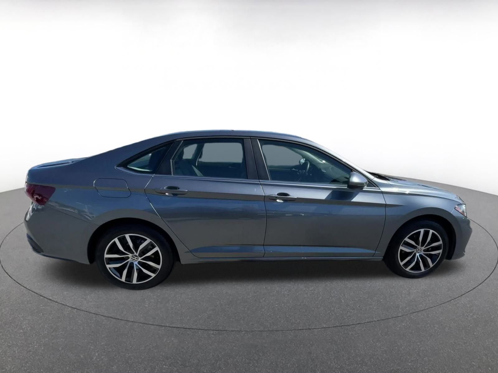 Thumbnail: 2025 Volkswagen Jetta - 16