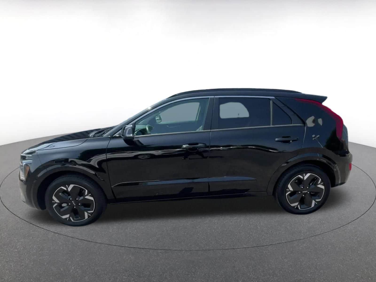 Thumbnail: 2023 Kia Niro - 9