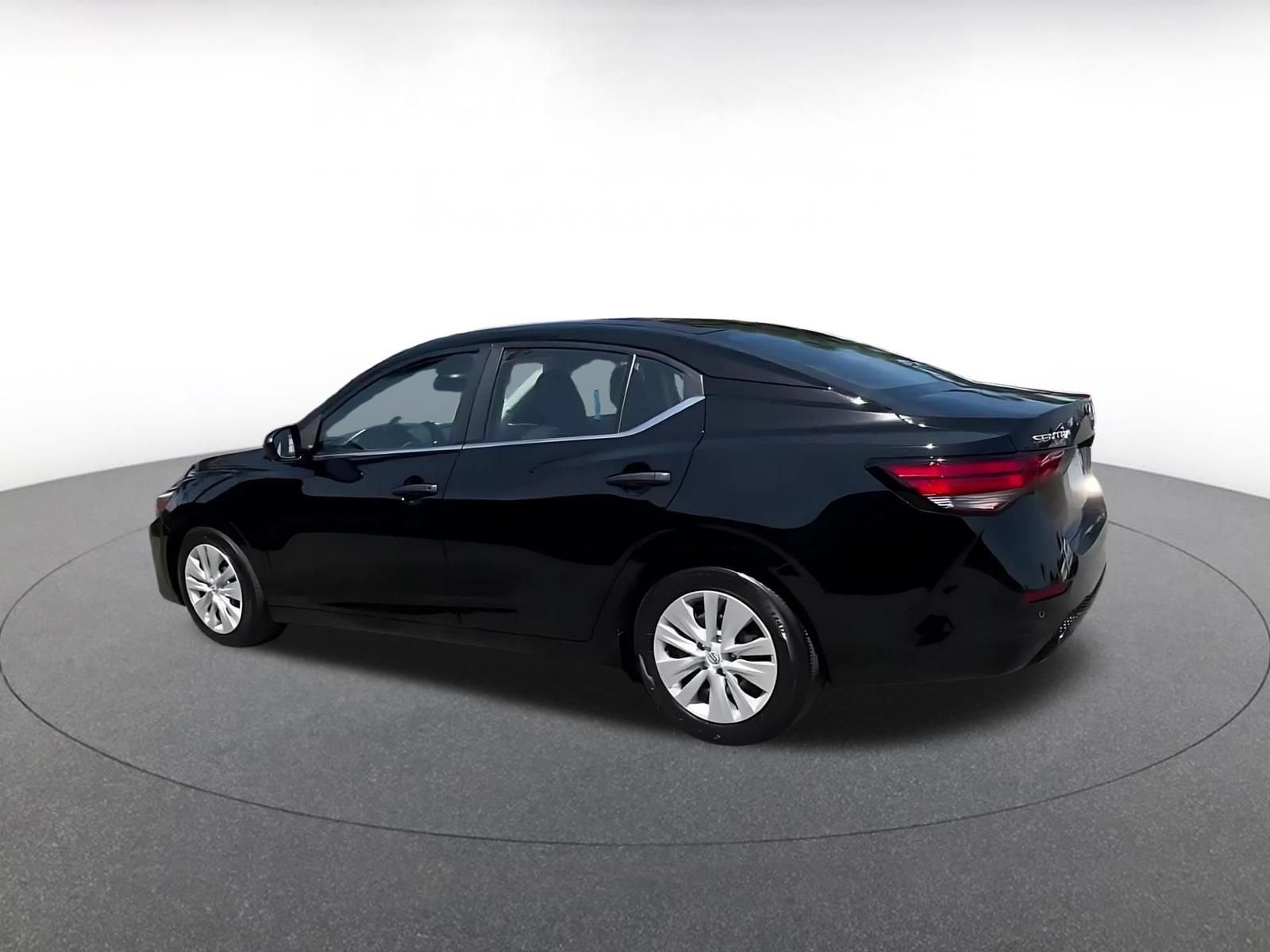 Thumbnail: 2025 Nissan Sentra - 10