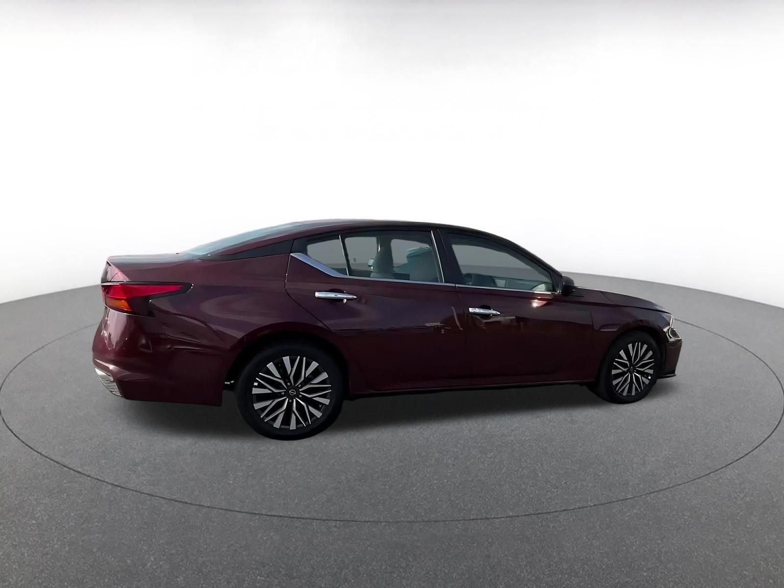 Thumbnail: 2025 Nissan Altima - 14