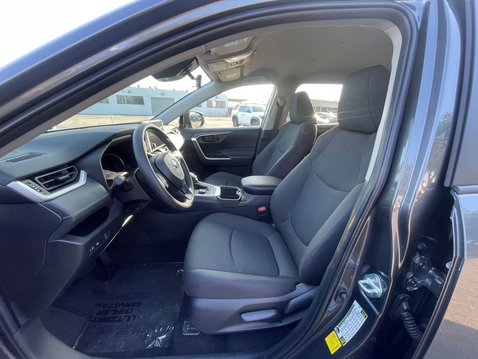 Thumbnail: 2025 Toyota RAV4 - 27