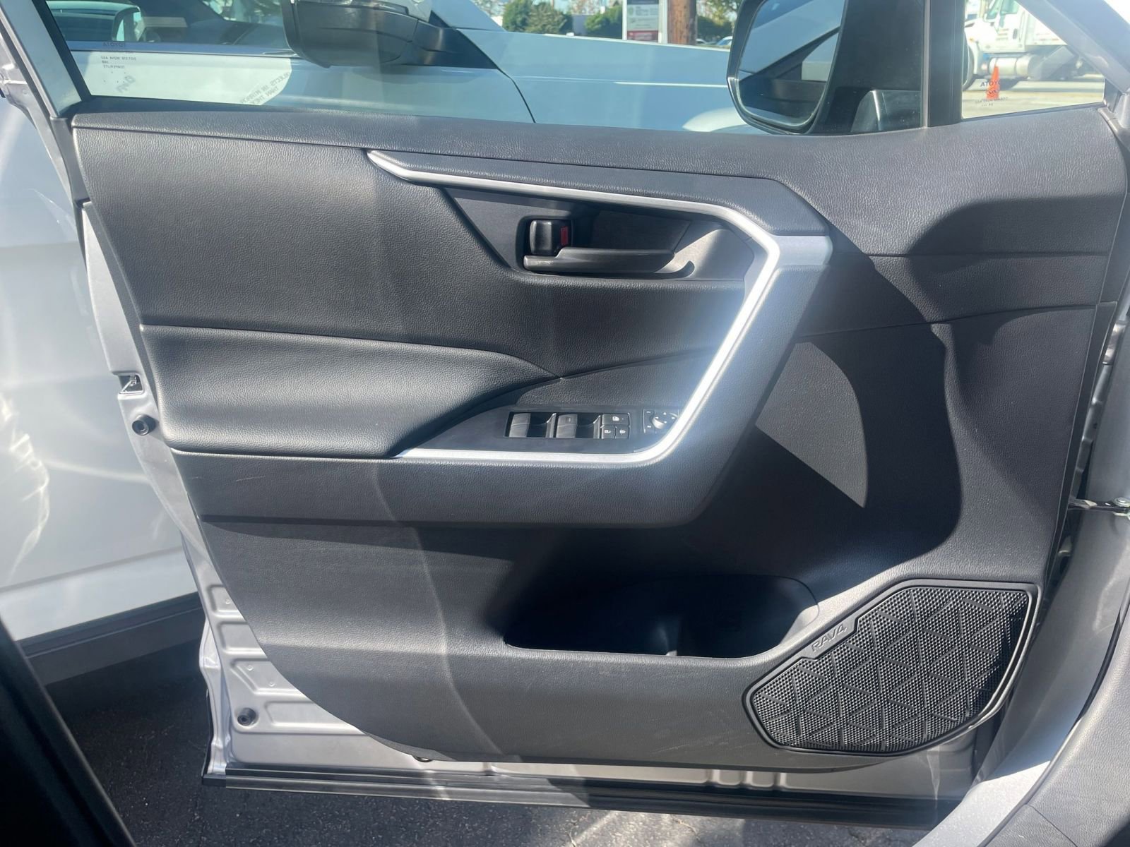 Thumbnail: 2025 Toyota RAV4 - 20